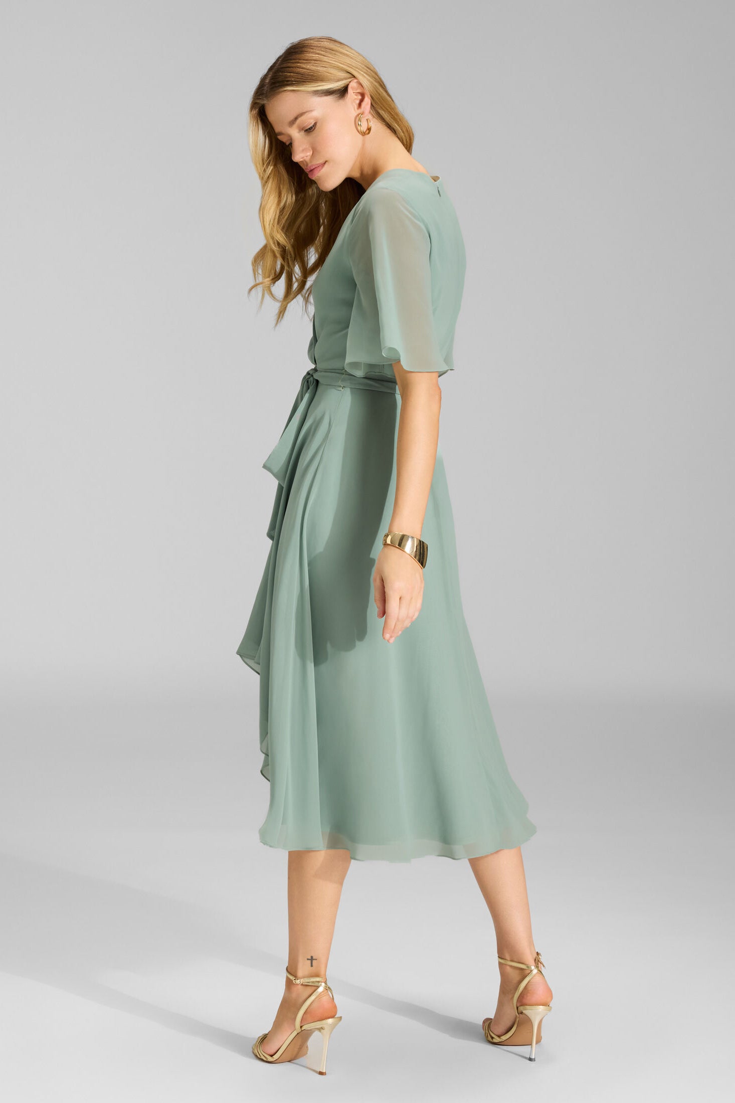 Chiffon Kleid in Wickel Optik mit Vokuhila Saum