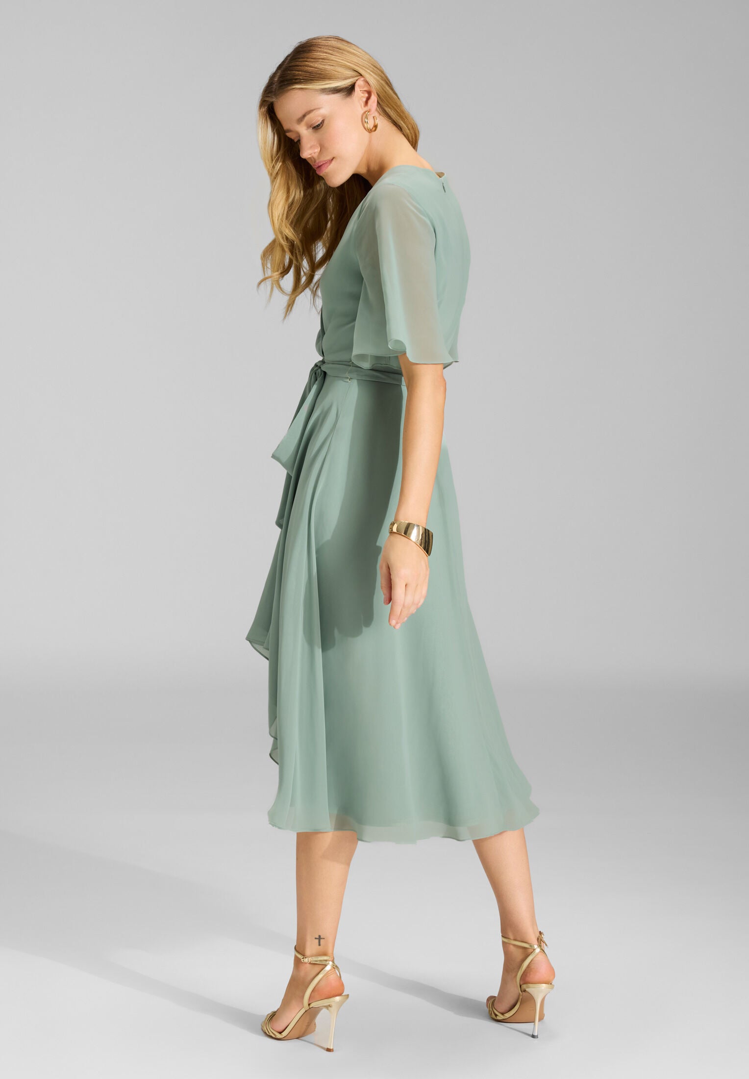 Chiffon Kleid in Wickel Optik mit Vokuhila Saum