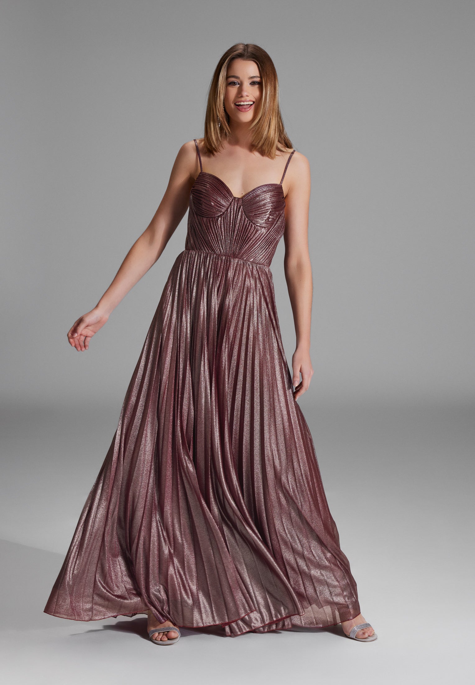 Schimmerndes Plisseekleid grape wine