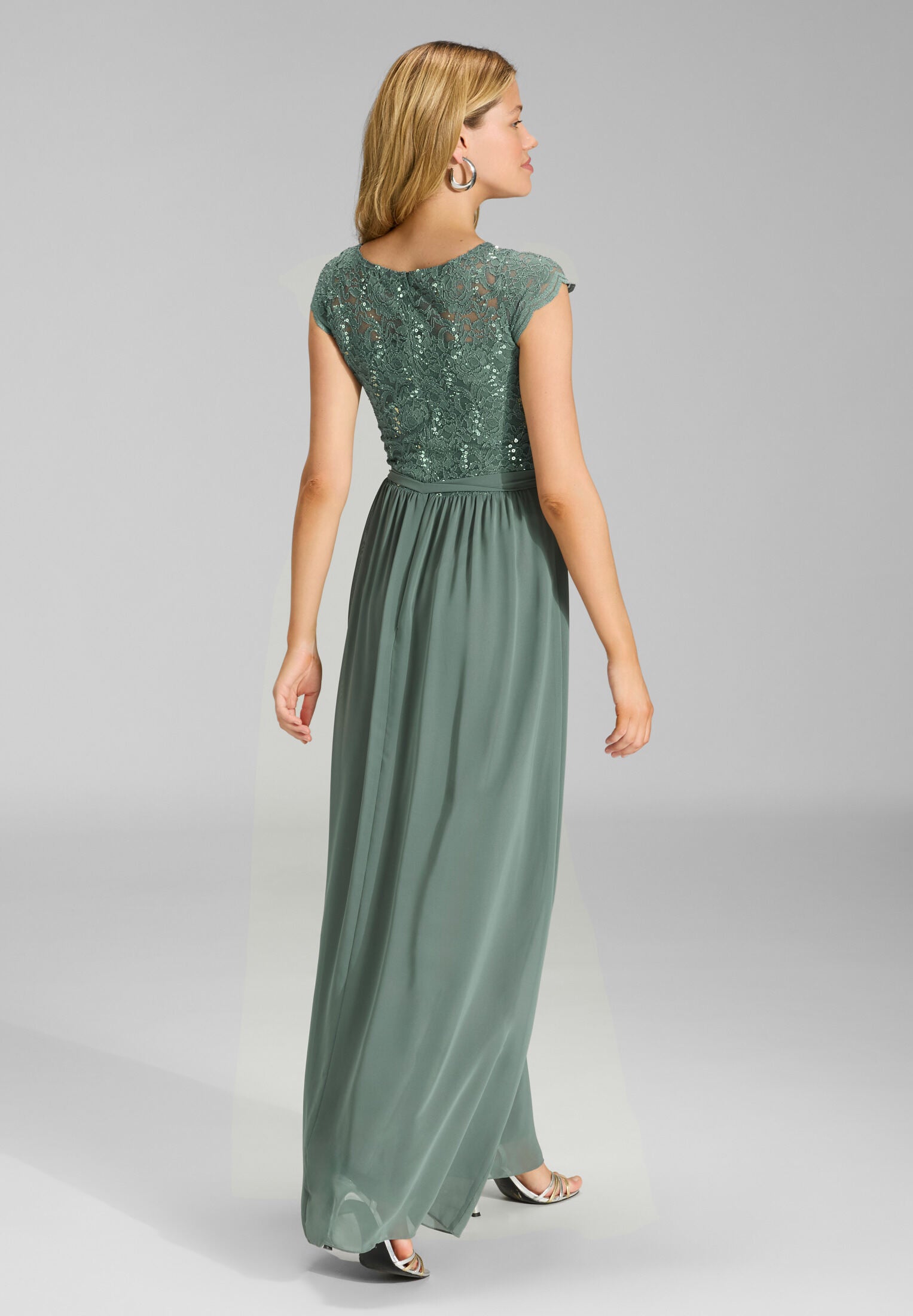 Abendkleid aus Chiffon mit paillettenbesetztem Spitzenoberteil