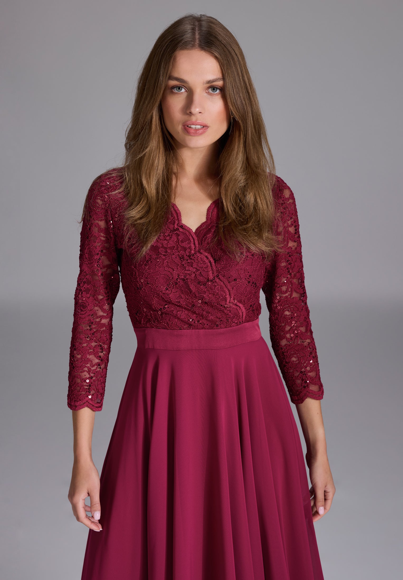 Cocktailkleid aus Material-Mix