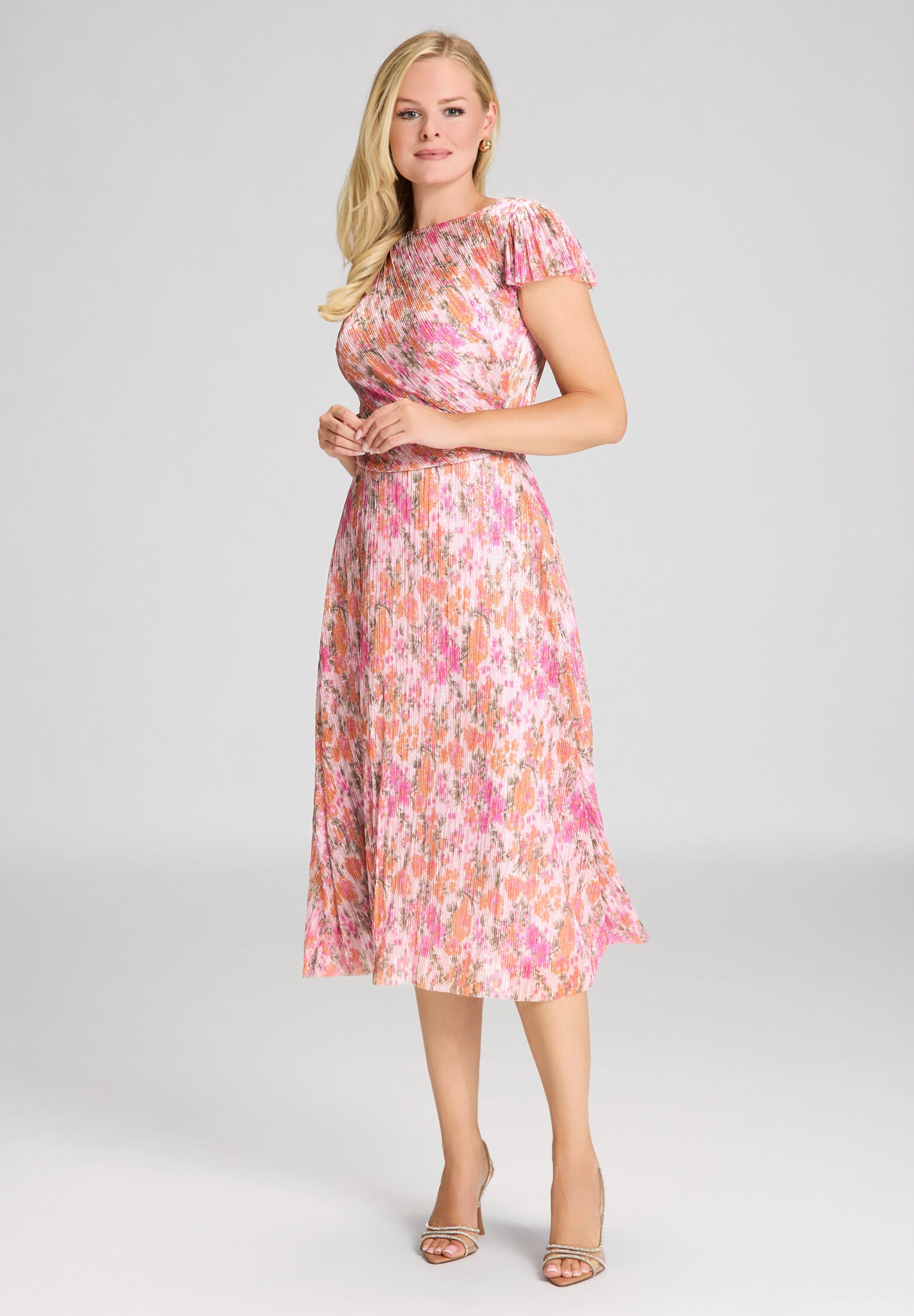 Midi Kleid aus bedrucktem Plissee Jersey mit kurzen Ärmeln