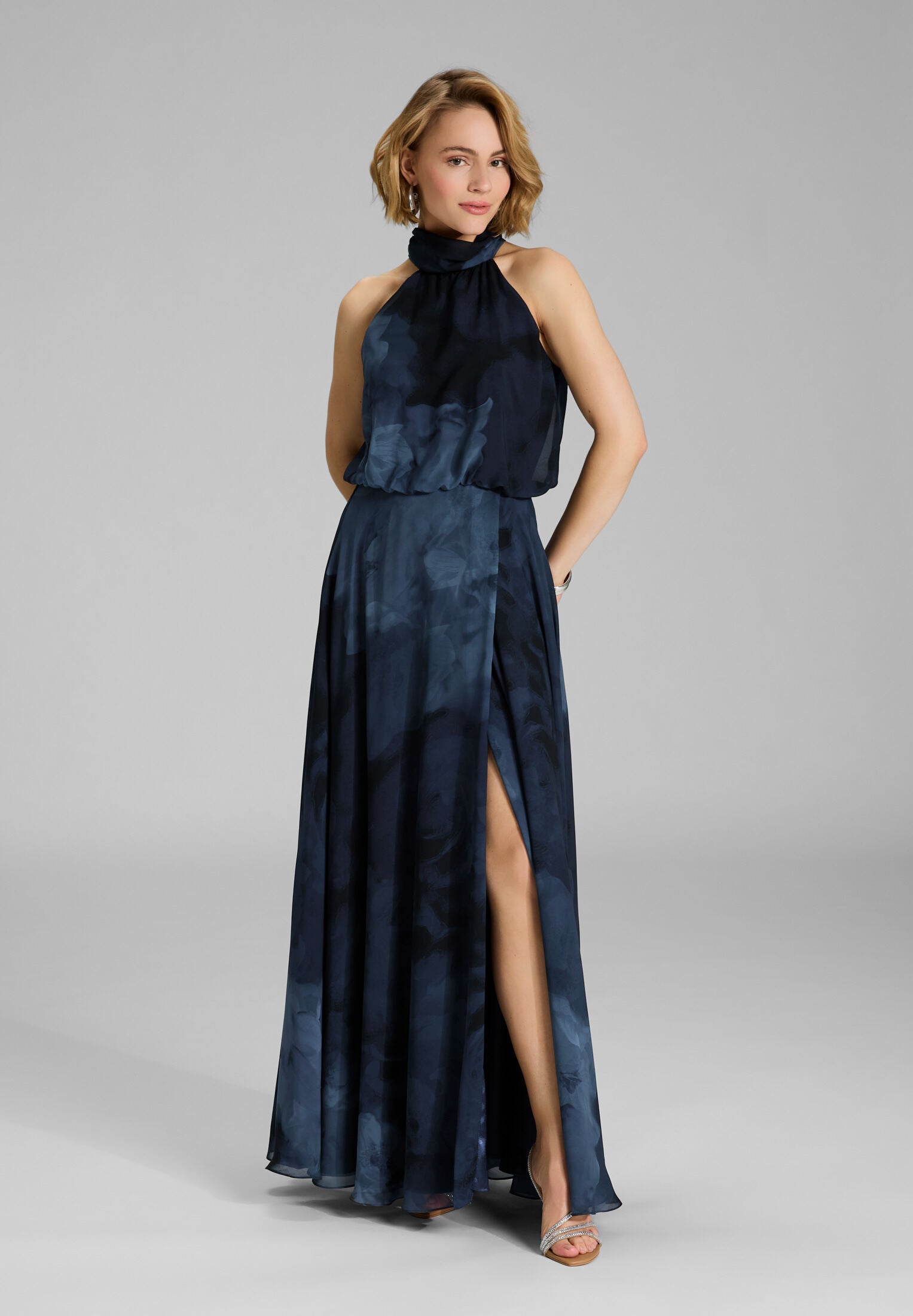 Abendkleid mit blusigem Top aus floral bedrucktem Chiffon navy | multi