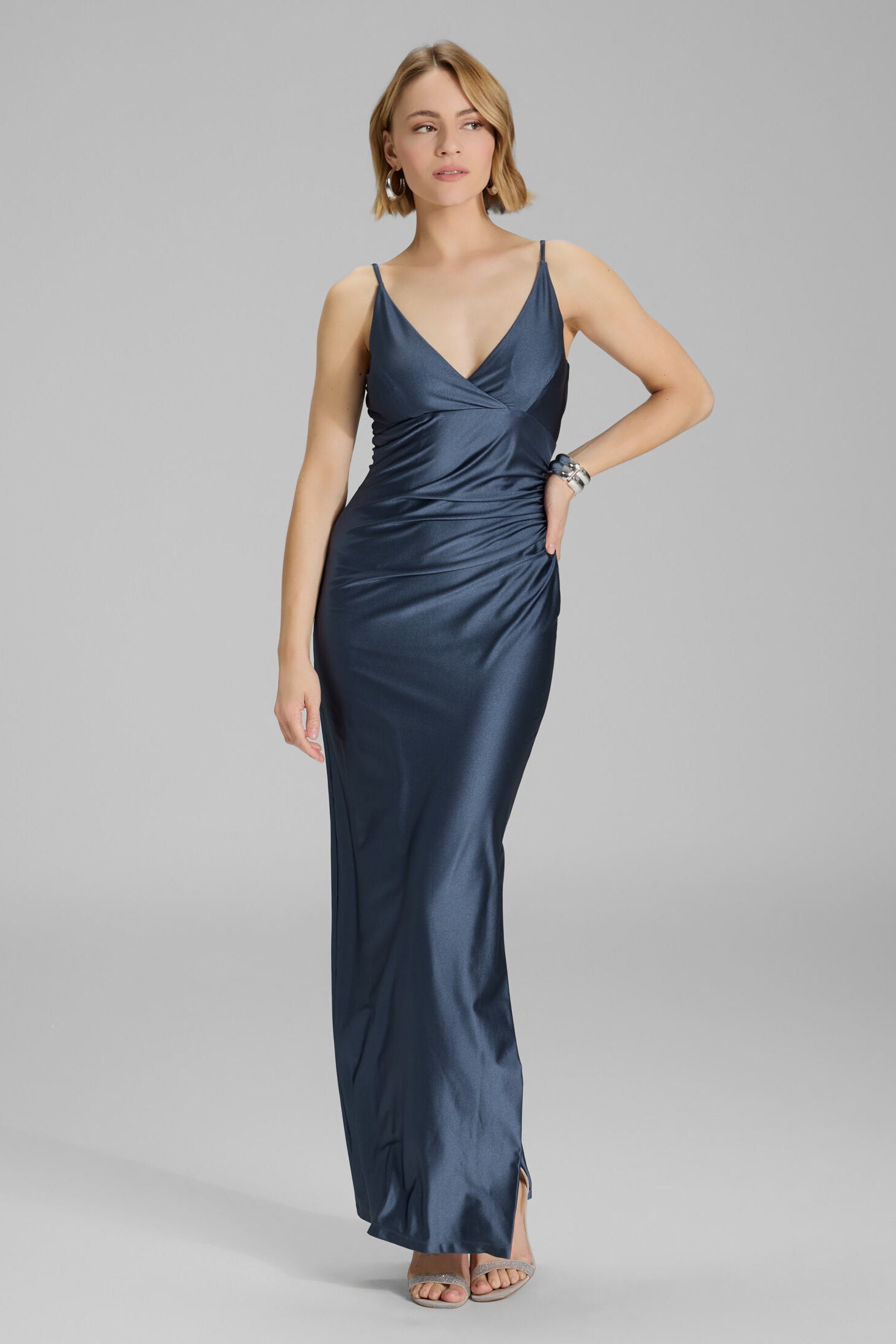 Abendkleid mit seitlicher Raffung aus Jersey Satin