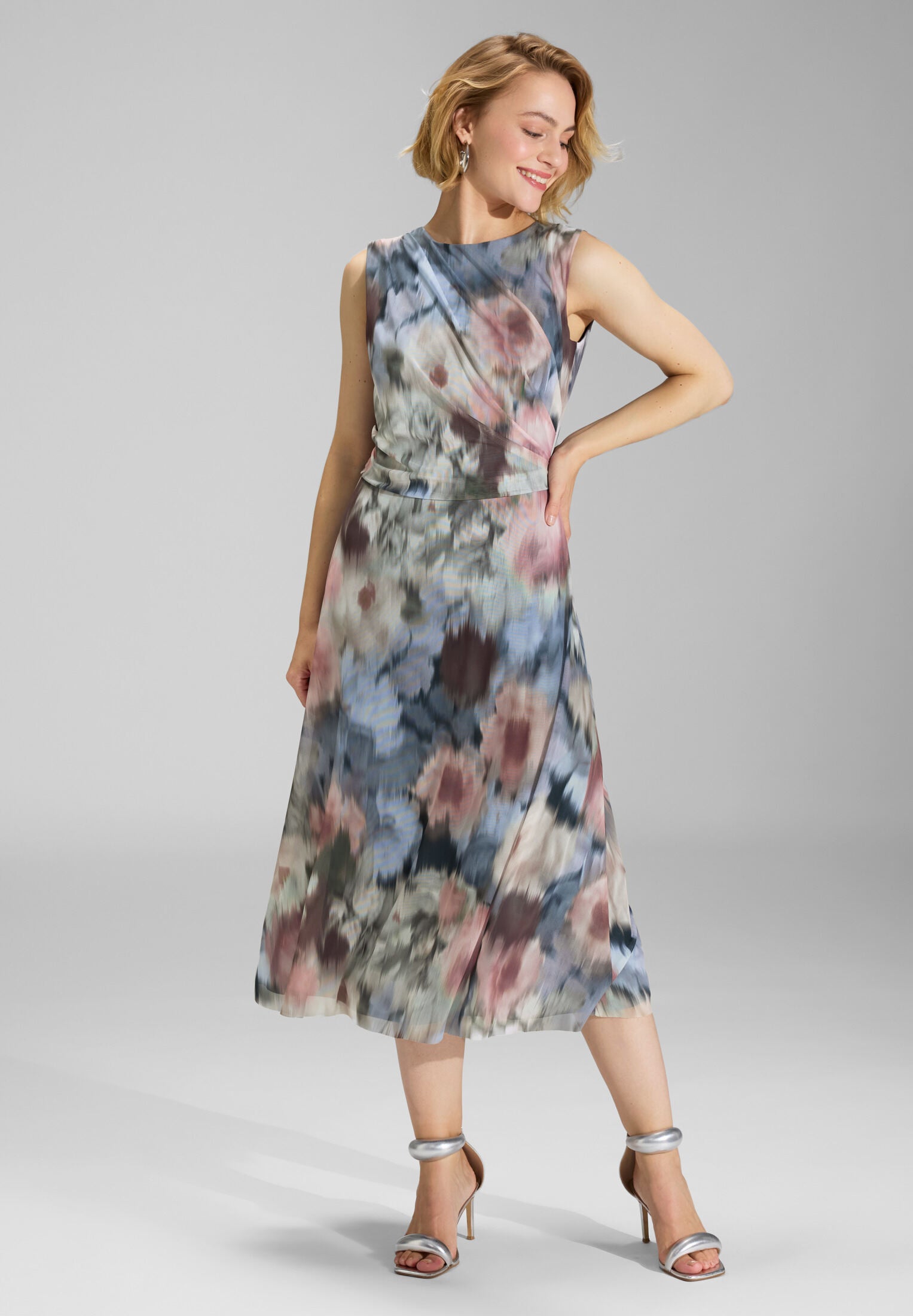 Midi Kleid aus Mesh mit Ikat Druck ice blue | multi