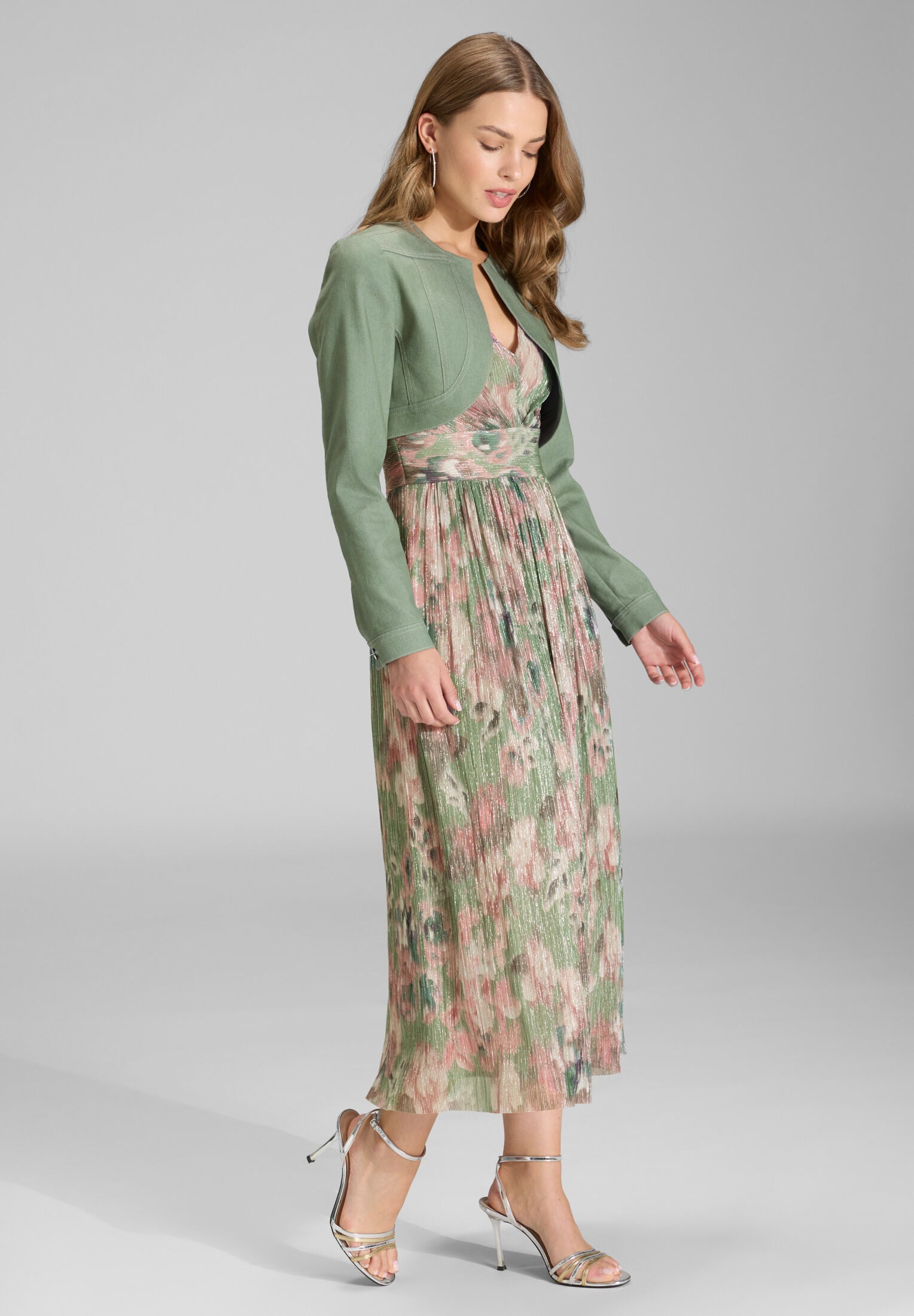 kurze Jeansjacke aus Stretch Denim