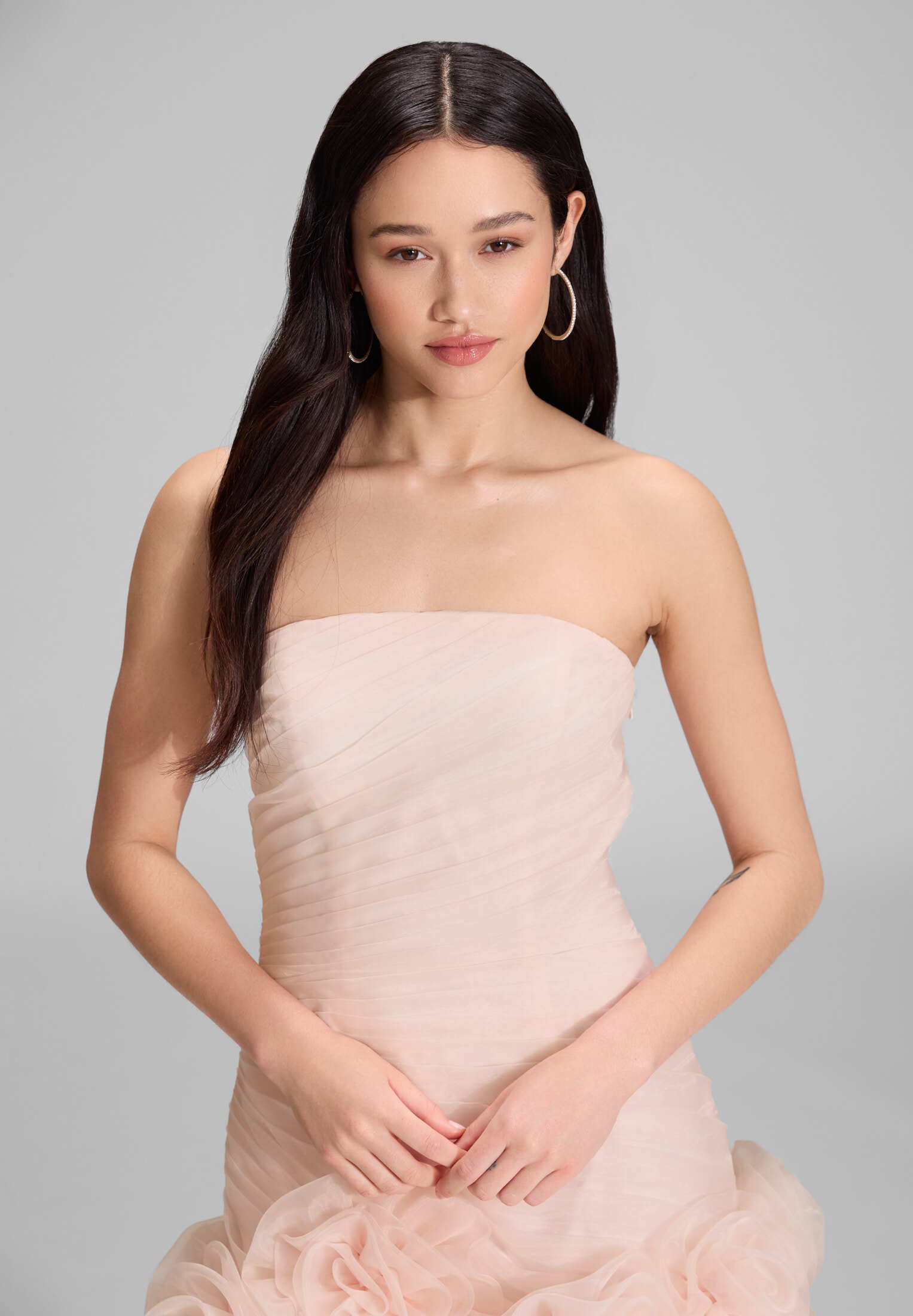 Cocktailkleid mit Blütenapplikation