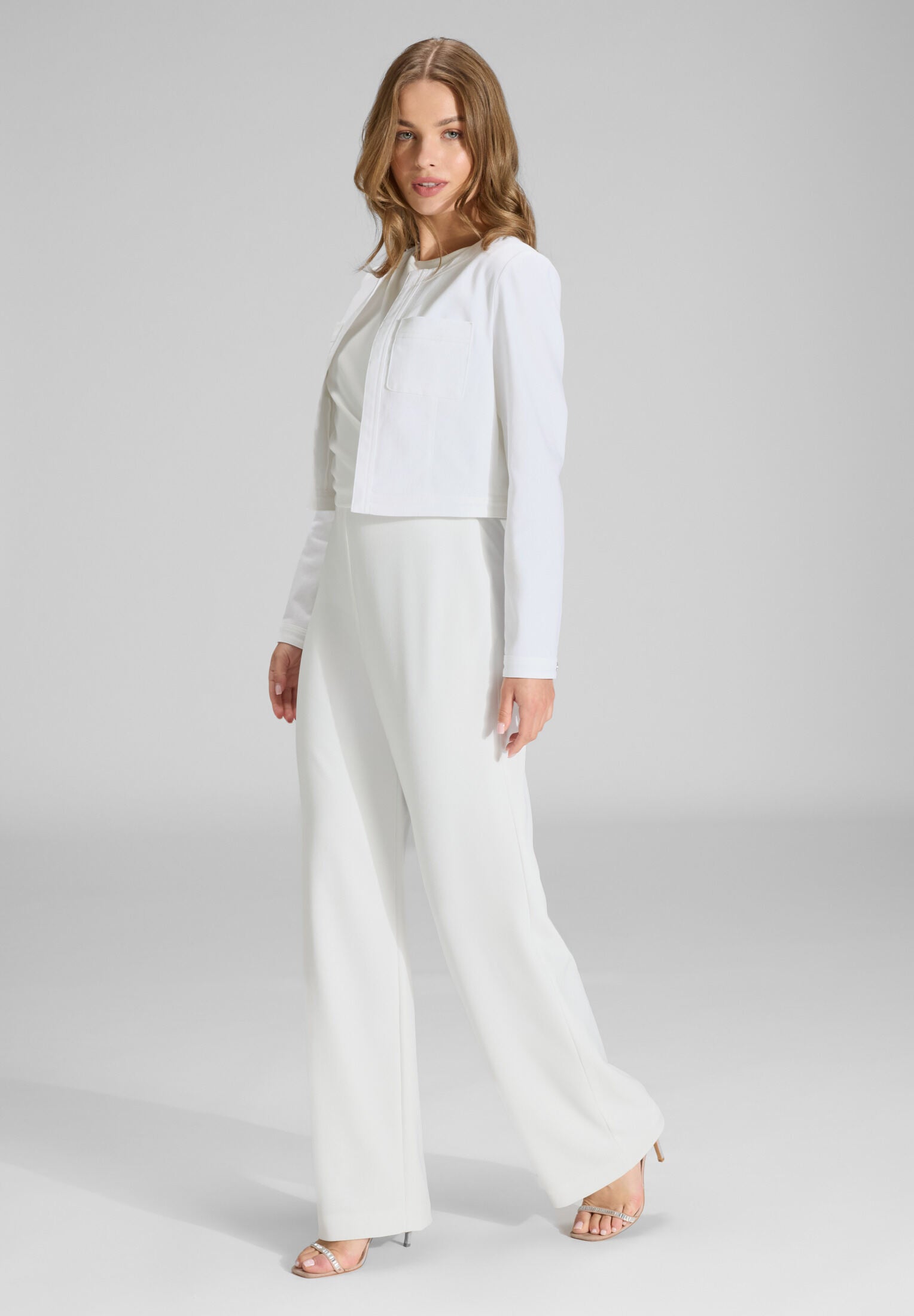 Kurze Jacke aus Stretch Denim mit aufgesetzten Taschen