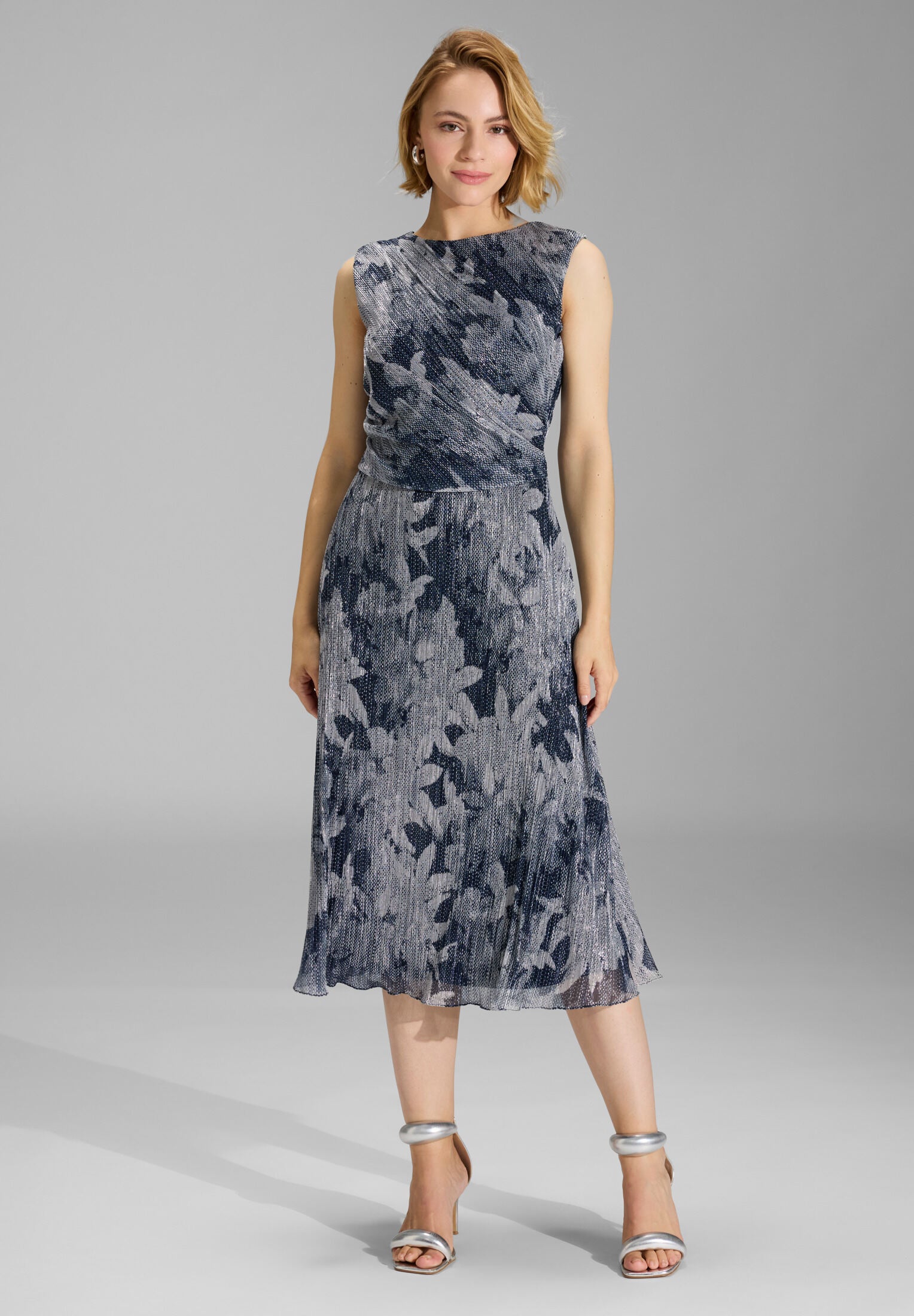 Plissiertes Kleid mit Metallicfäden navy | silver