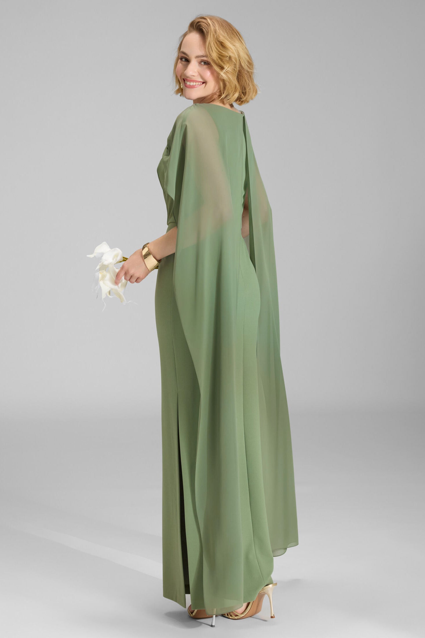 Abendkleid aus Crepe Jersey mit Chiffon Cape und Zierteil