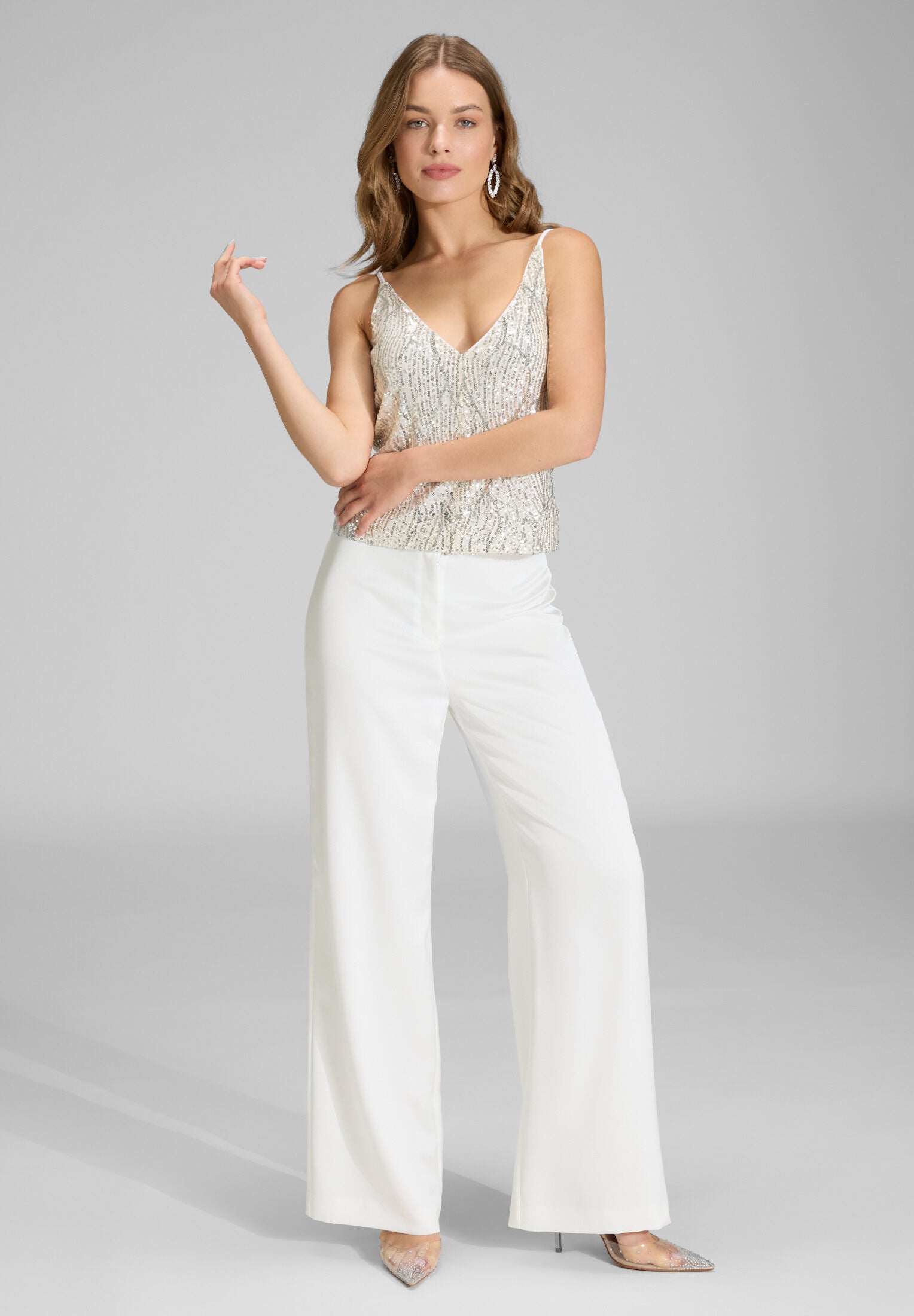 Top mit Spagettiträgern und Pailletten Bestickung beige | ivory