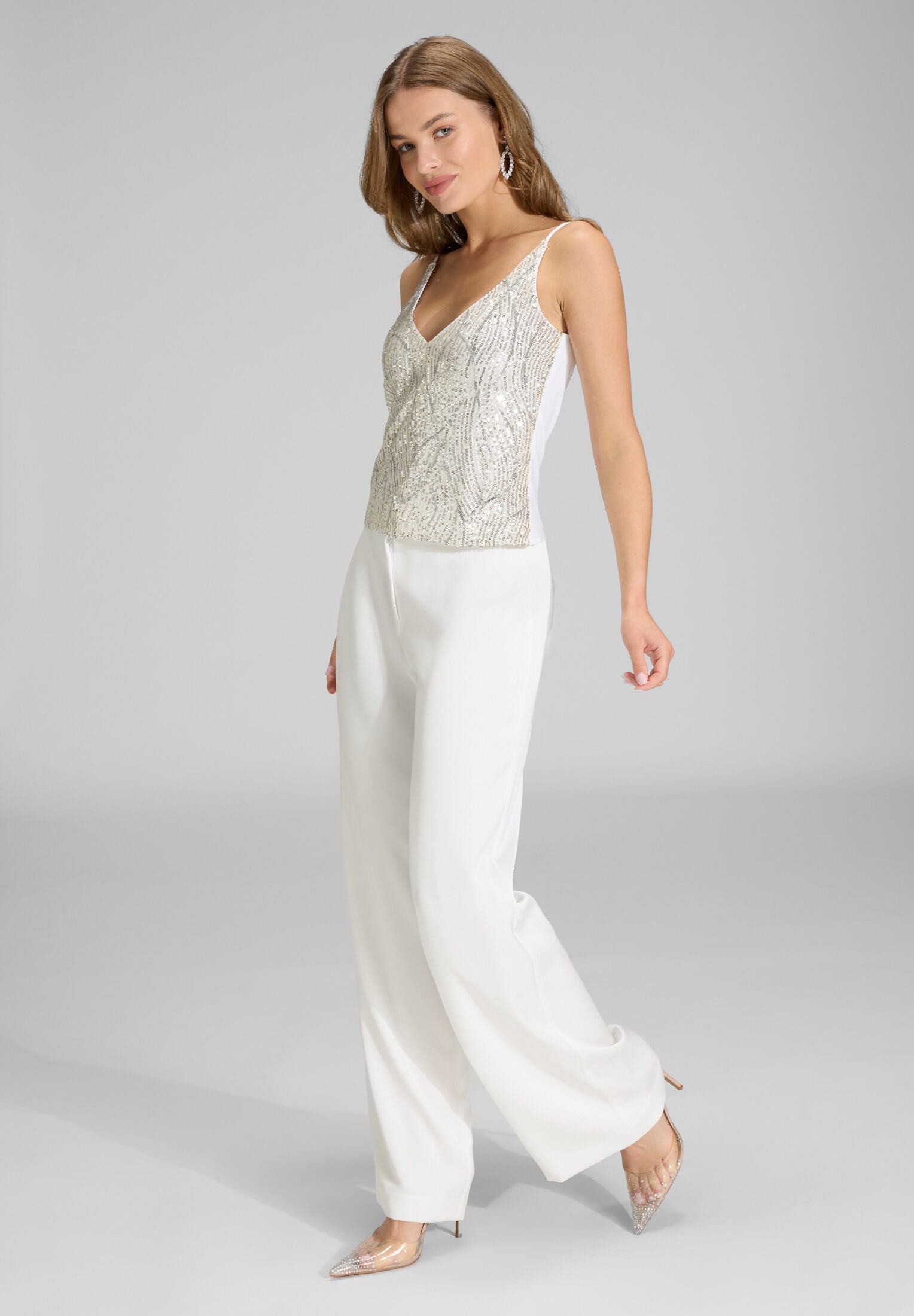 Top mit Spagettiträgern und Pailletten Bestickung