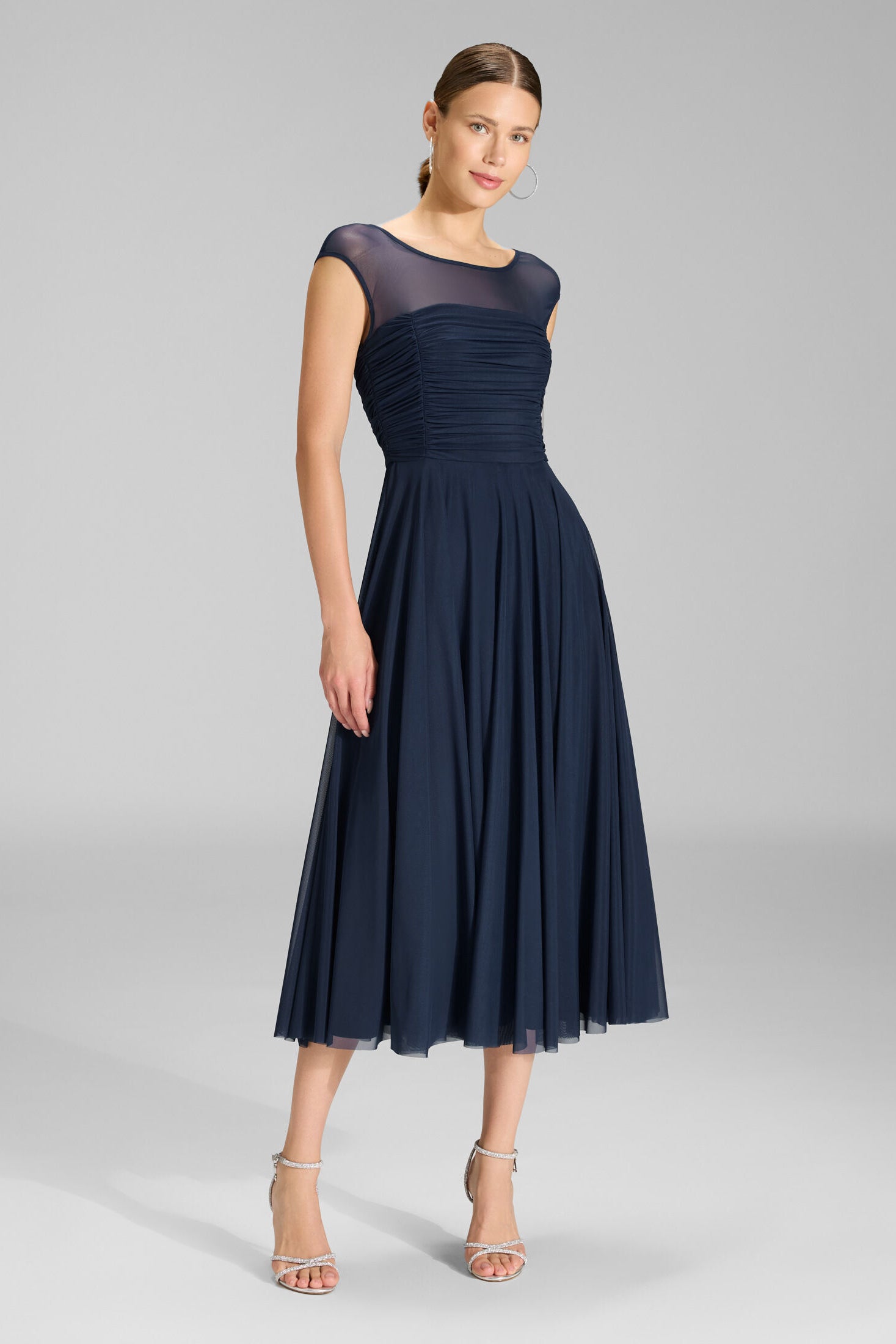 Cocktailkleid aus Mesh mit geraffter Korsage navy