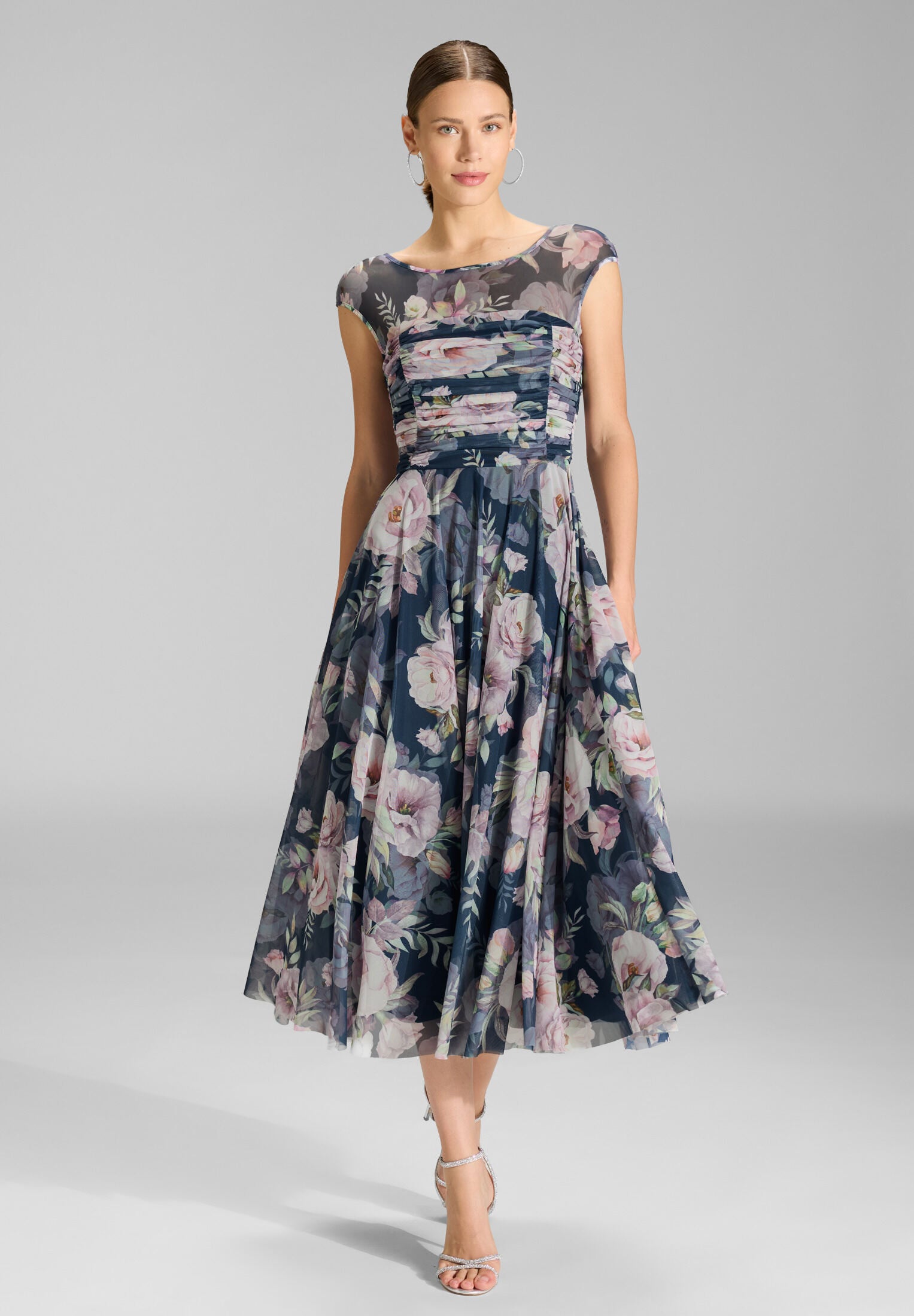 Cocktailkleid aus bedrucktem Mesh mit geraffter Korsage navy | multi