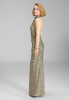 Figurbetontes Paillettenkleid mit Drapierung am Kragen