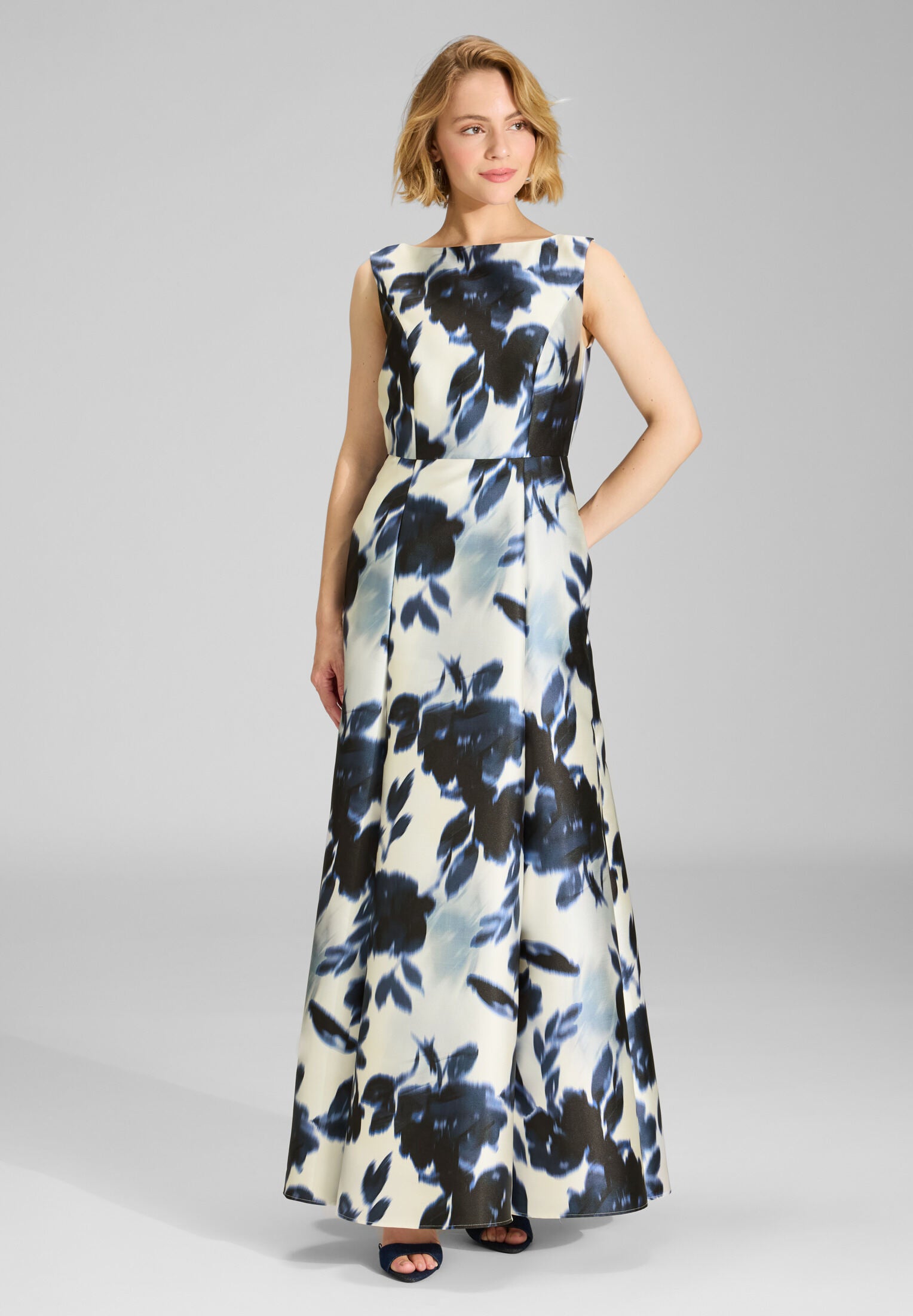 Abendkleid aus bedrucktem Twill mit Teilungsnähten ivory | navy