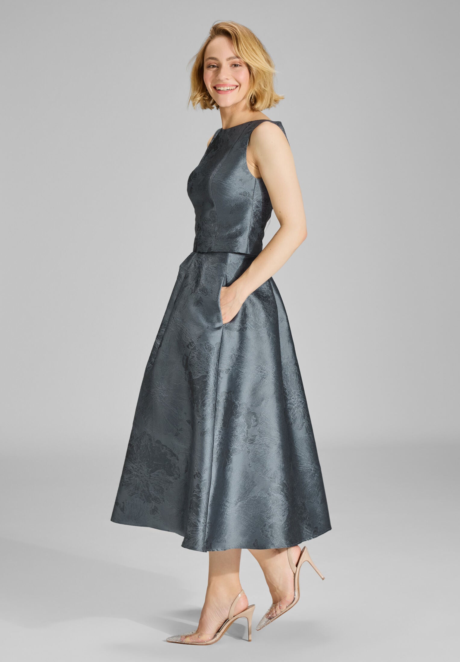 Floraler Jacquard Rock mit Falten in Midi Länge