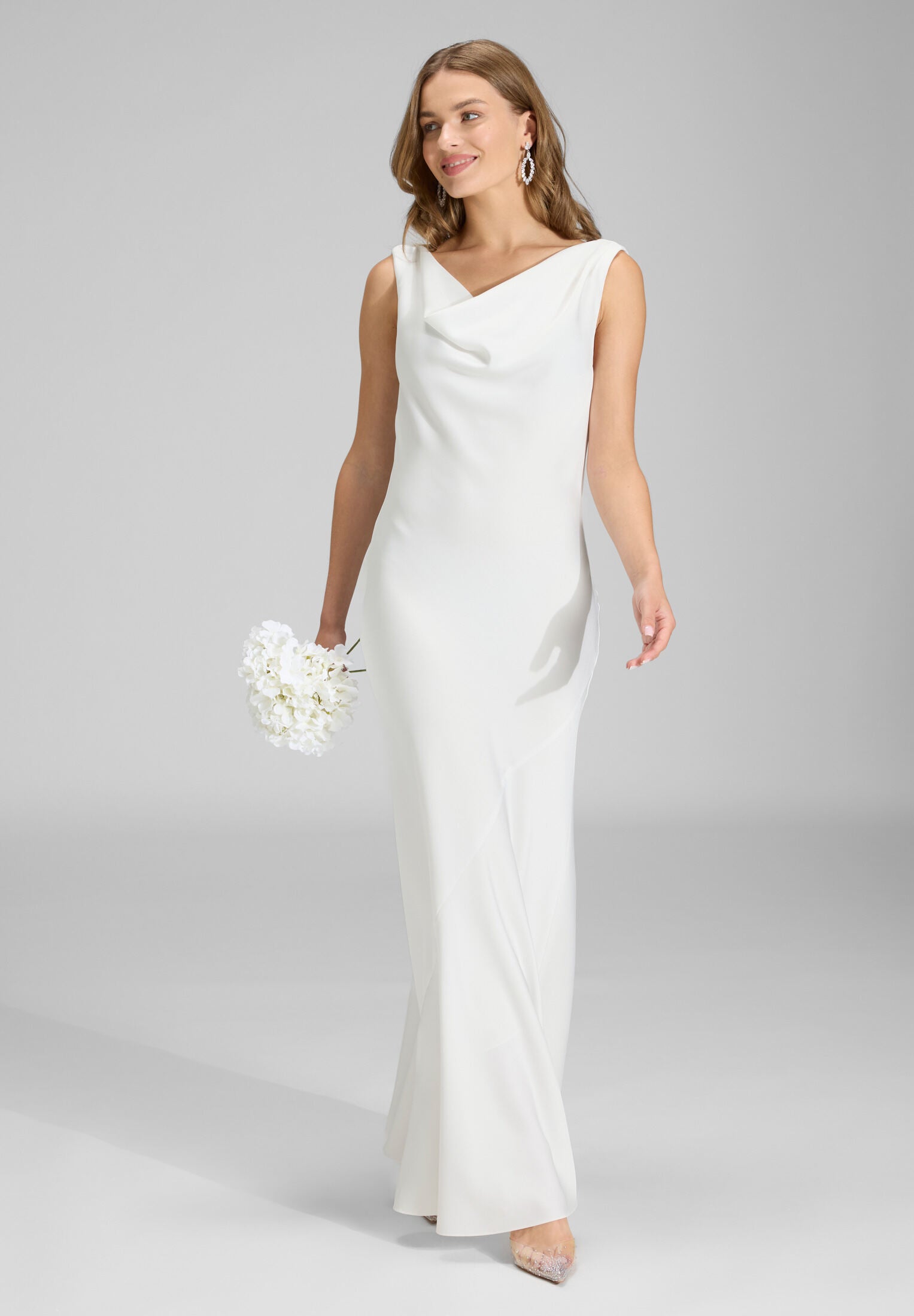 Abendkleid aus Satin mit Wasserfall Ausschnitt ivory