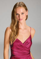 Satinkleid mit Schnürung am Rücken