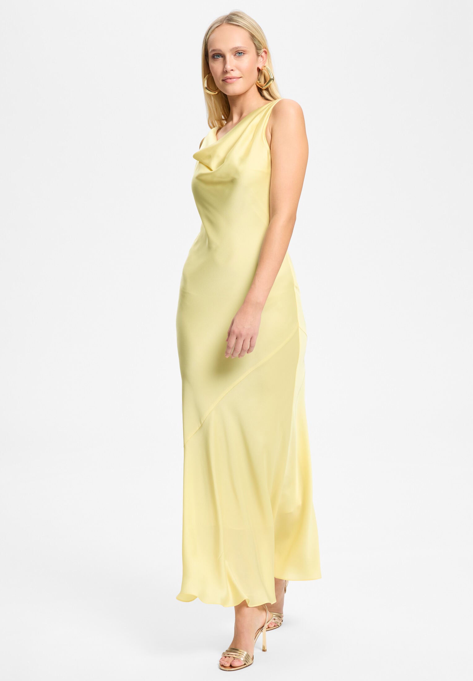 Abendkleid aus Satin mit Wasserfall Ausschnitt