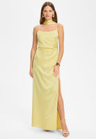 Figurbetontes Abendkleid aus Stretch Satin mit Spaghetti Trägern pastel yellow