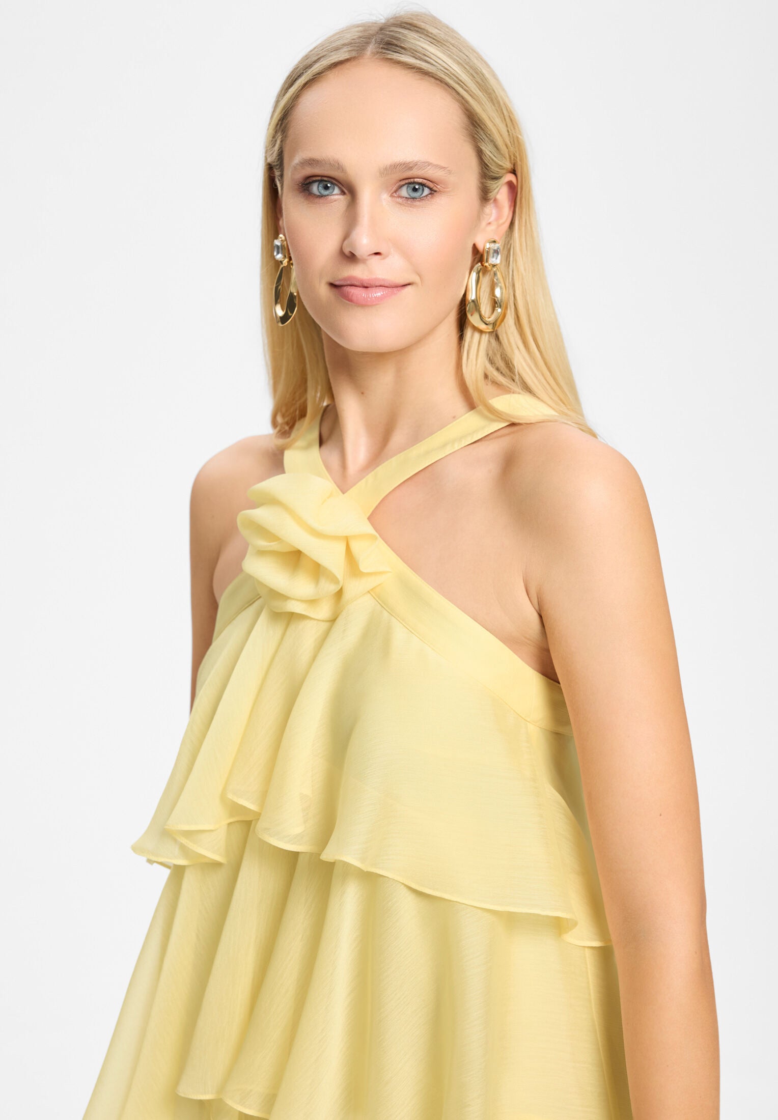 Abendkleid aus Crinkle Chiffon mit gestuften Volants