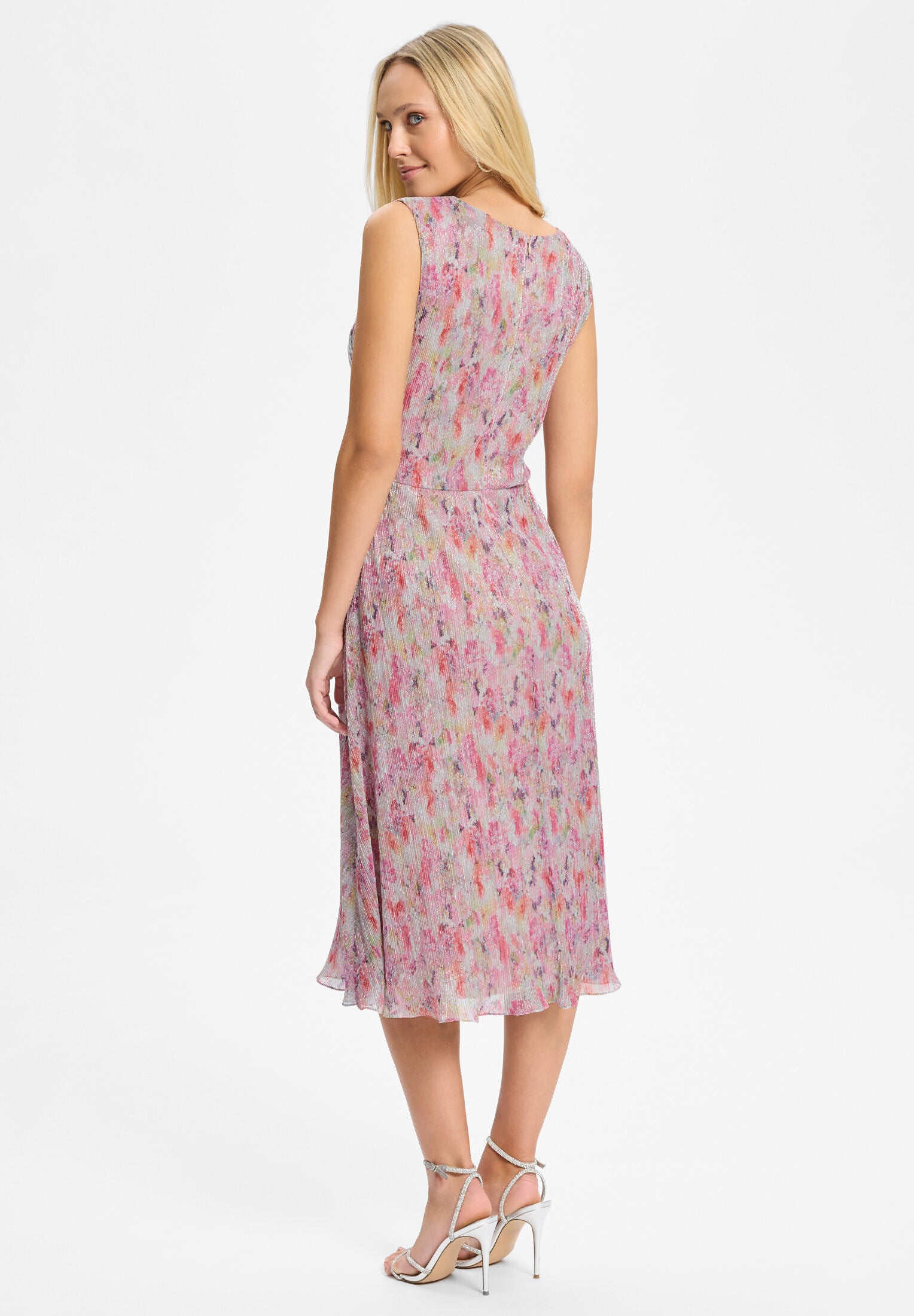 Plissiertes Kleid mit Metallicfäden