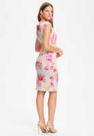 Etuikleid aus bedrucktem Scuba mit Drapierungen