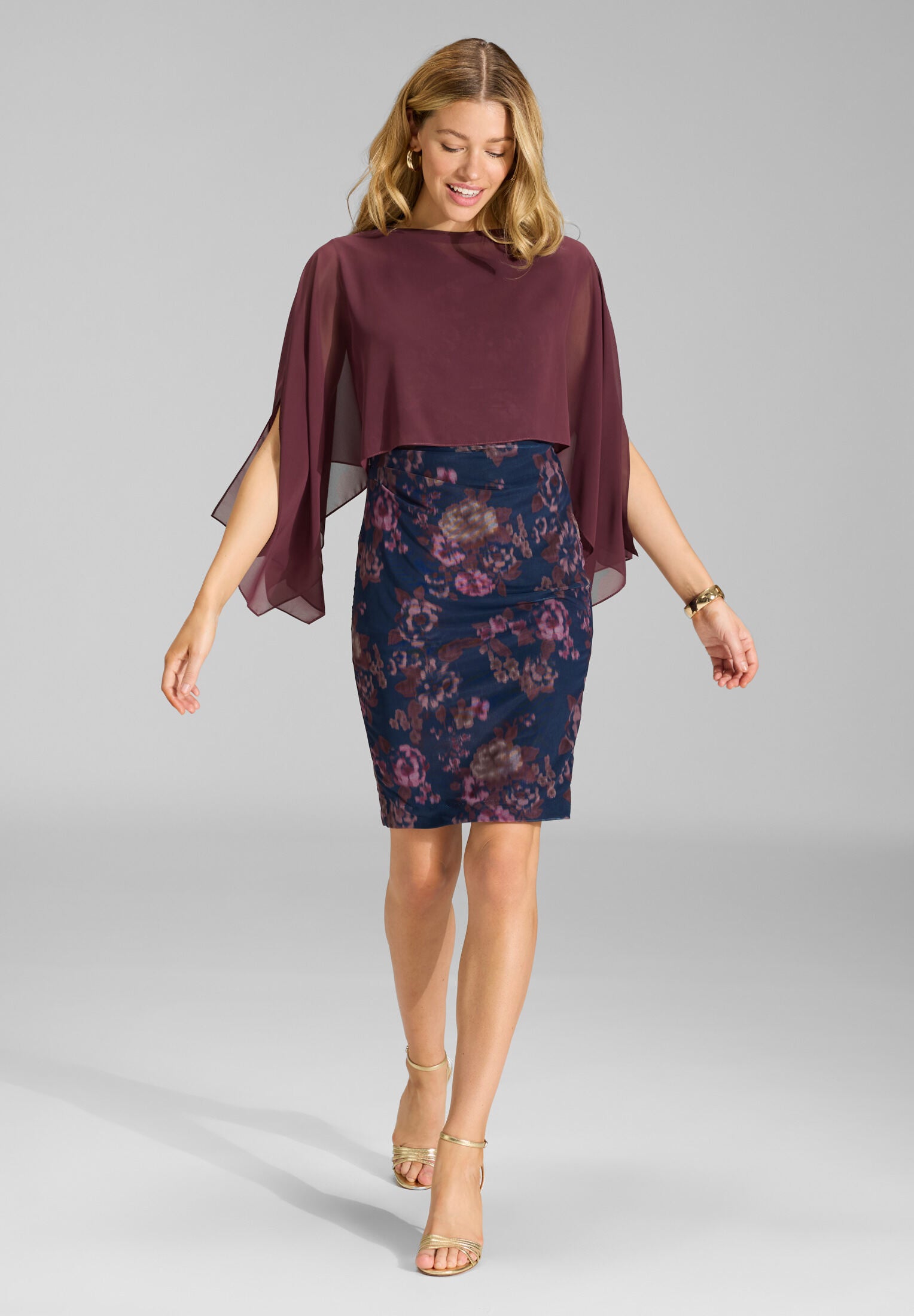 Schlupf-Stola aus Chiffon mit Ärmelschlitzen merlot red