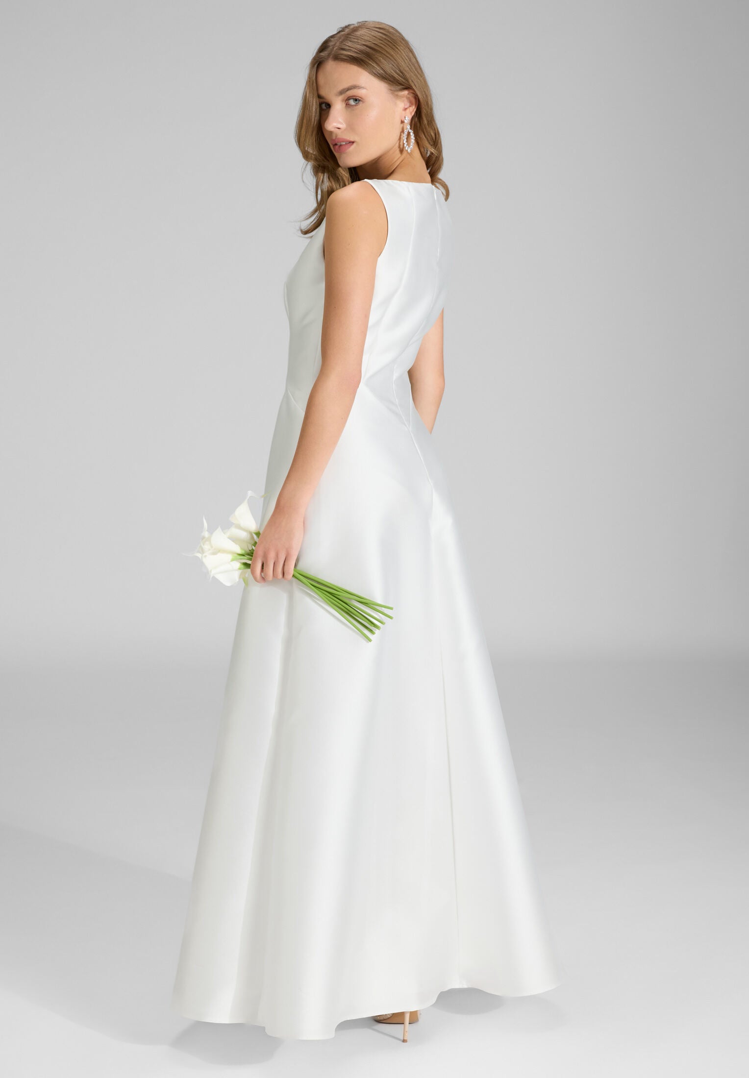 Robenartiges Abendkleid mit Eingrifftaschen