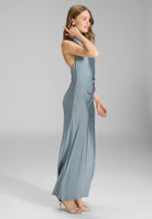 Abendkleid aus Jersey Satin mit Drapierung am Kragen