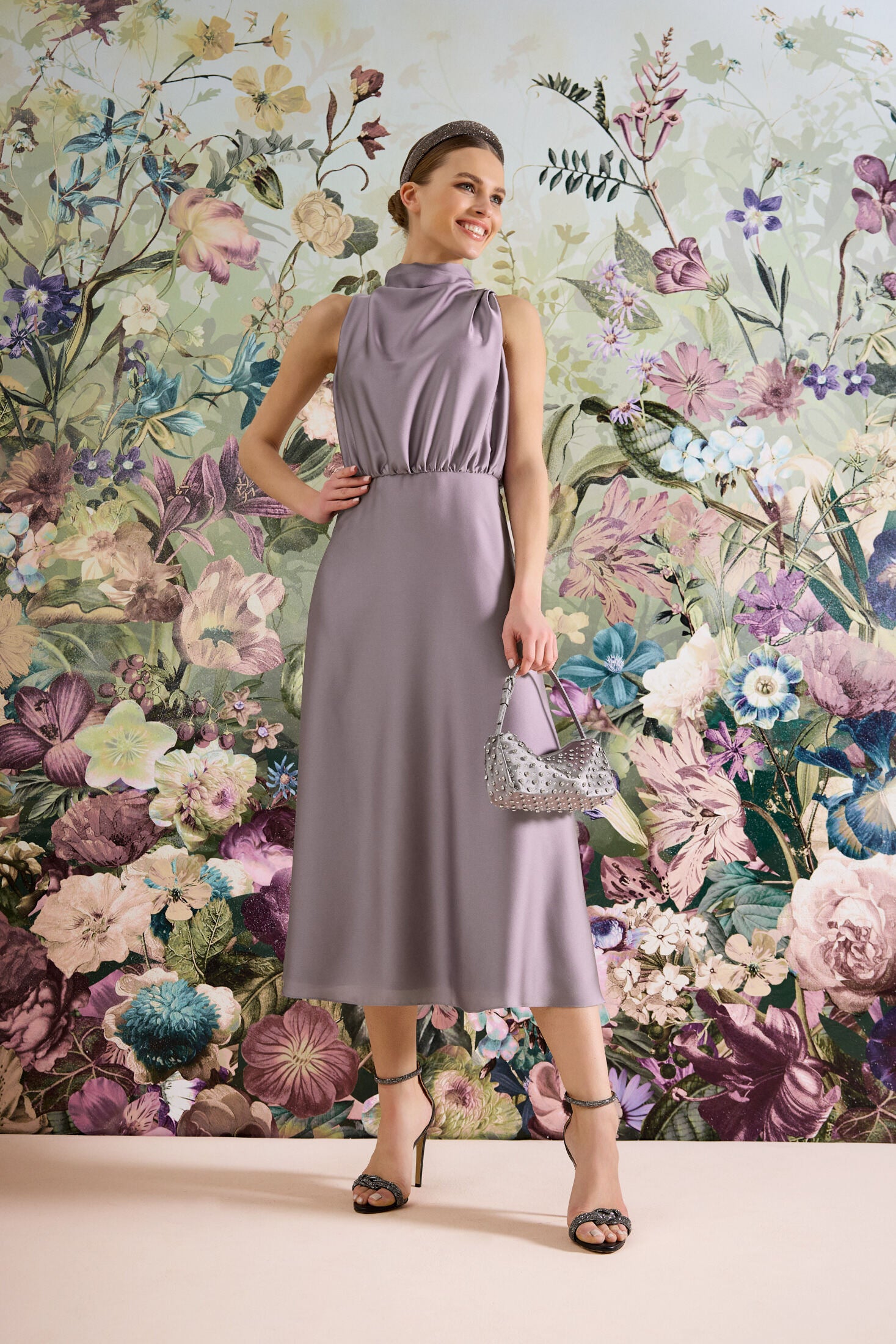 Midi Kleid aus nachhaltigem Satin mit Drapierung am Kragen mauve