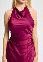 Midikleid aus Satin mit Rückenausschnitt