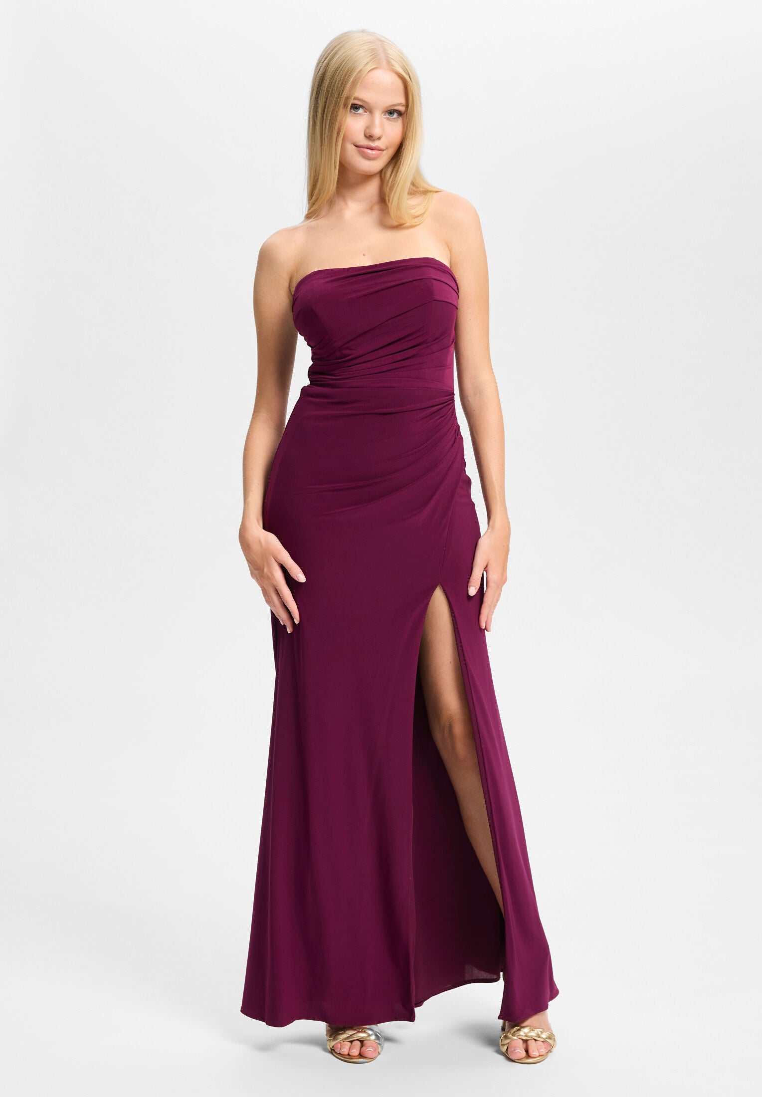 Figurbetontes Abendkleid mit Beinschlitz mulberry