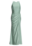 Hochgeschlossenes Abendkleid mit Beinschlitz