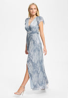 Abendkleid aus Plissee Jersey mit betonter Schulter