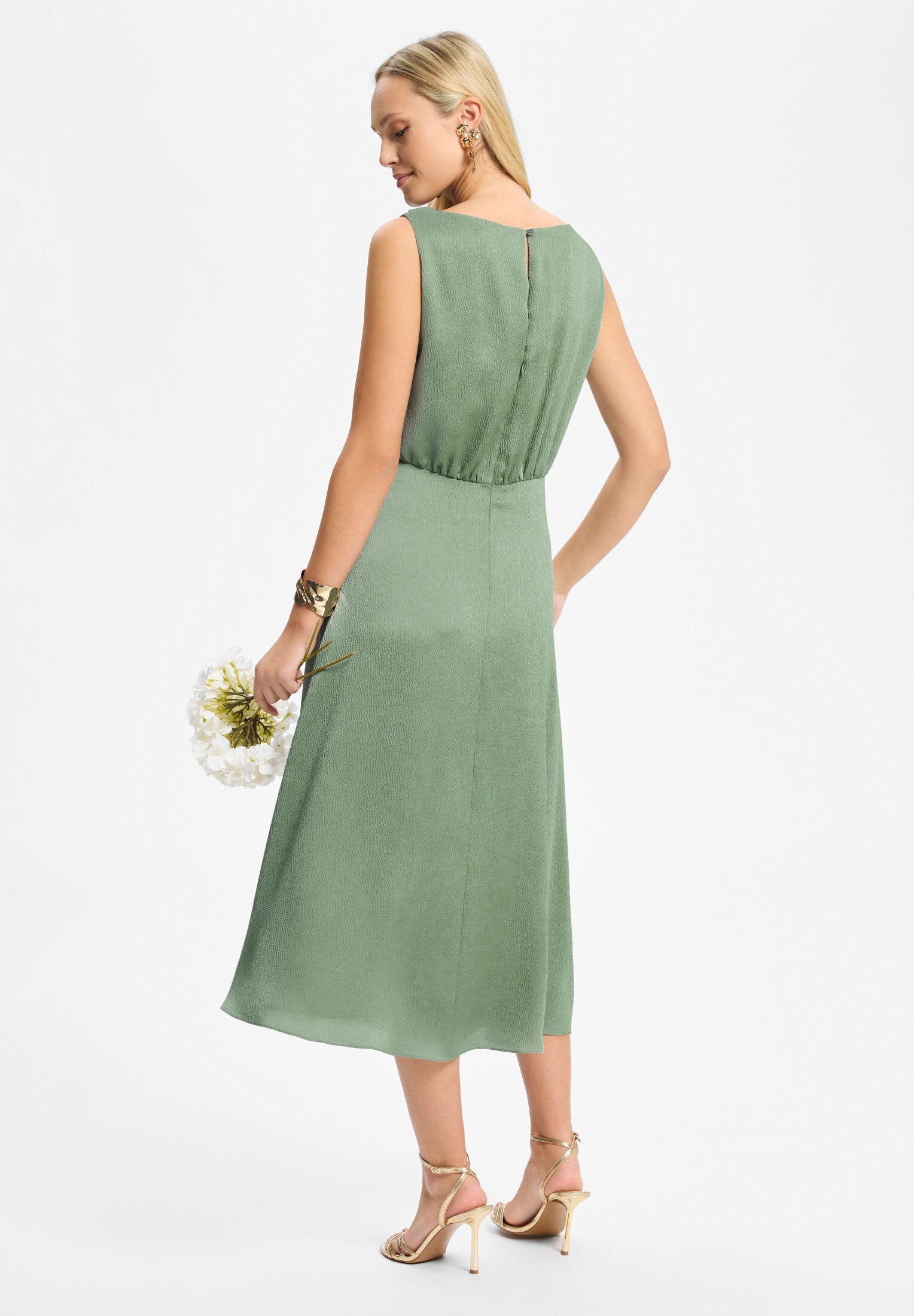 Cocktailkleid aus Satin mit Wasserfall Ausschnitt