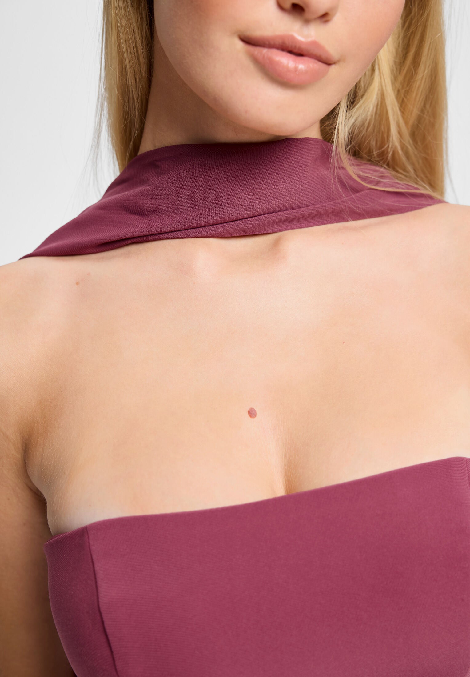Corsagenkleid mit Beinschlitz