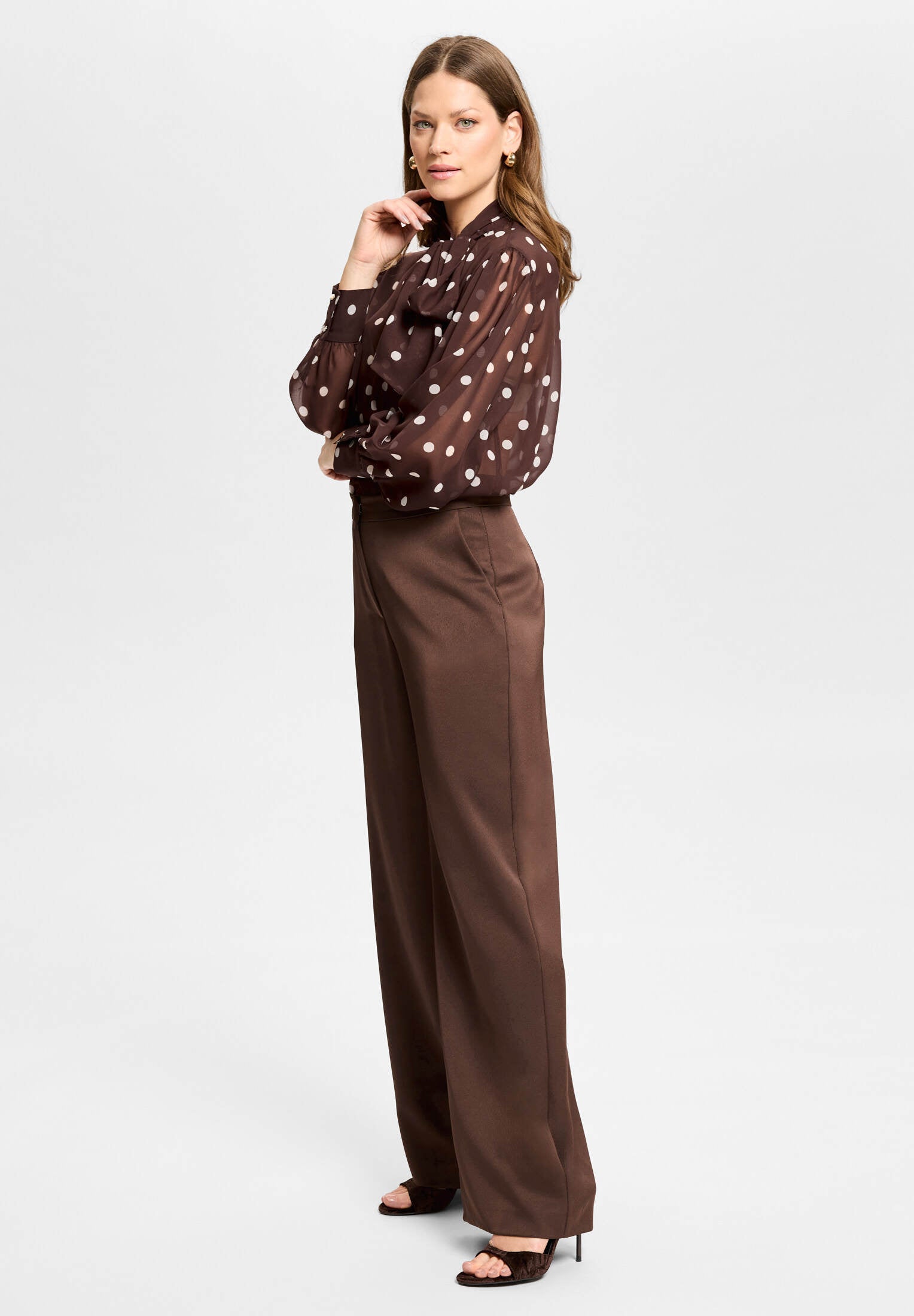 Hose aus Satin mit geradem Bein