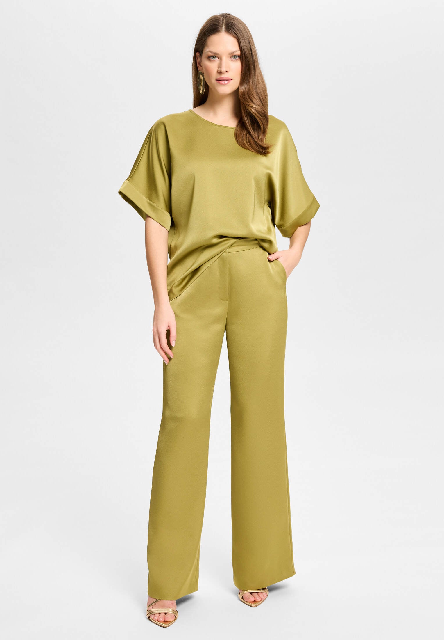 Hose aus Satin mit geradem Bein
