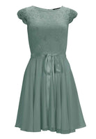 Kleid mit paillettenbesetztem Spitzenoberteil