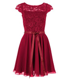 Kleid mit paillettenbesetztem Spitzenoberteil