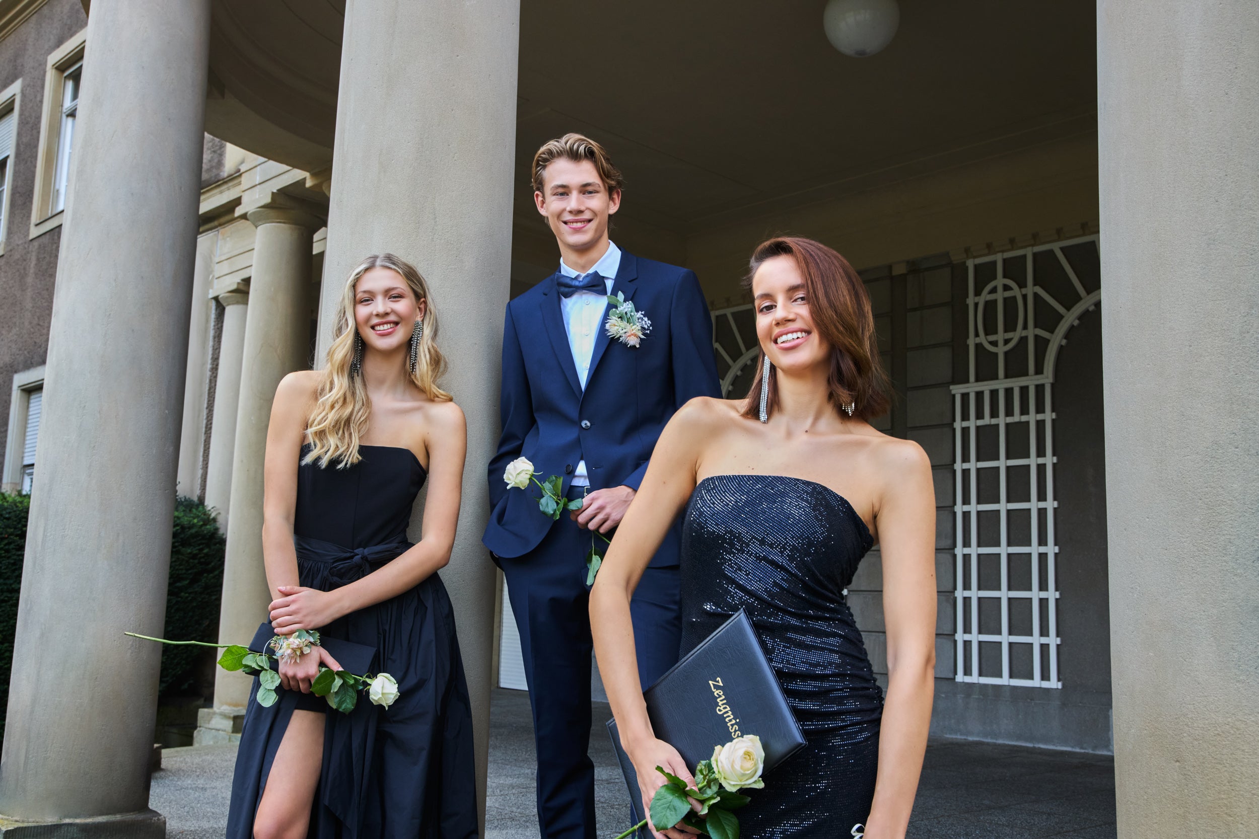 Trägerloses Abendkleid aus glitzerndem Jersey