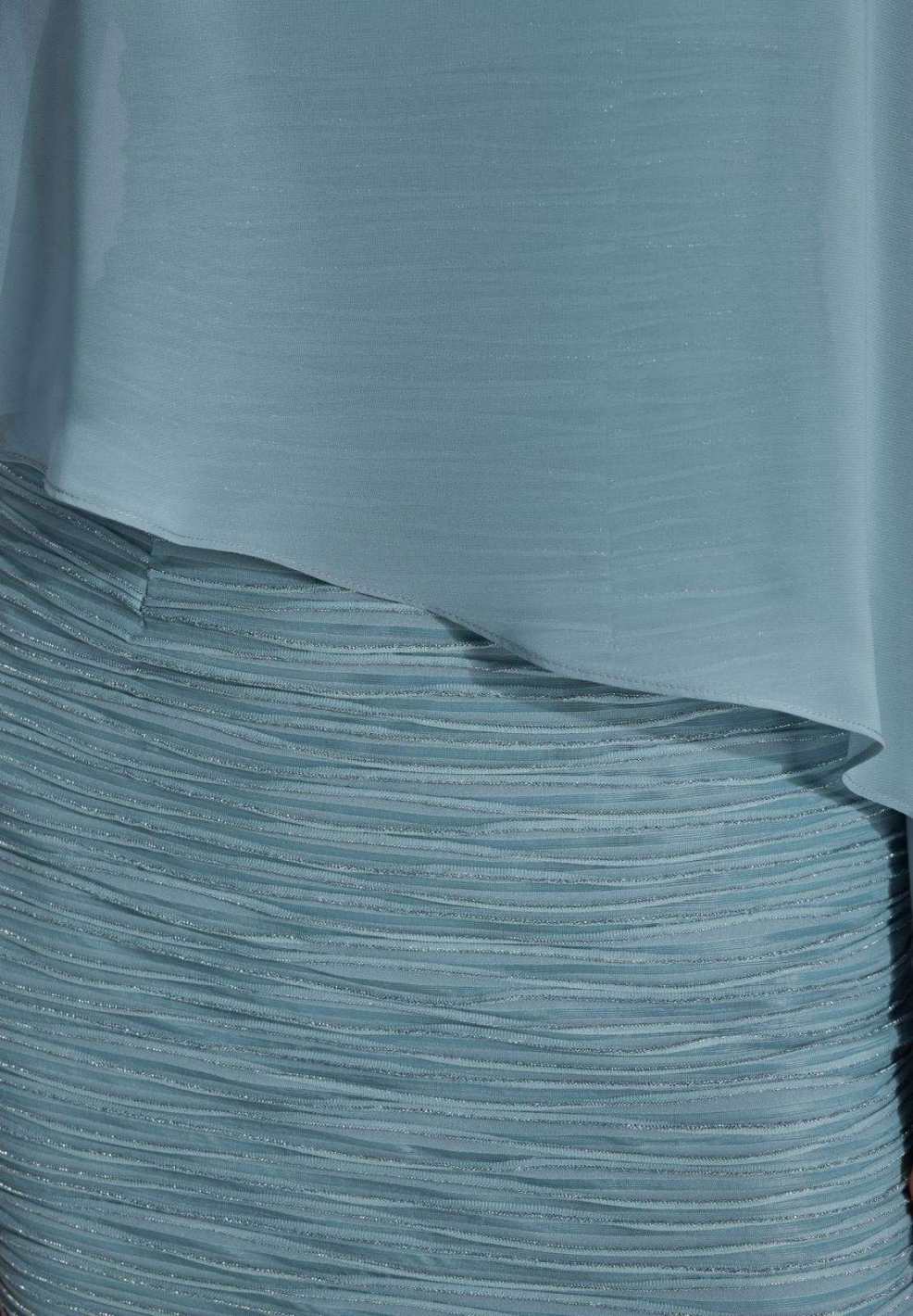 Etuikleid mit asymmetrischem Chiffon-Überwurf