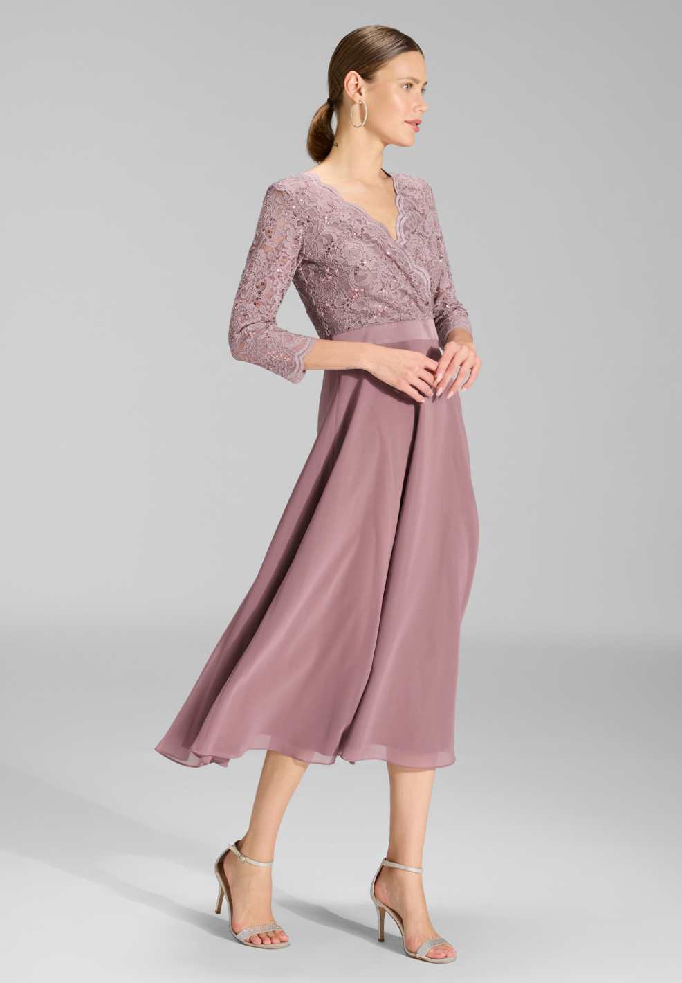 Cocktailkleid aus Material-Mix