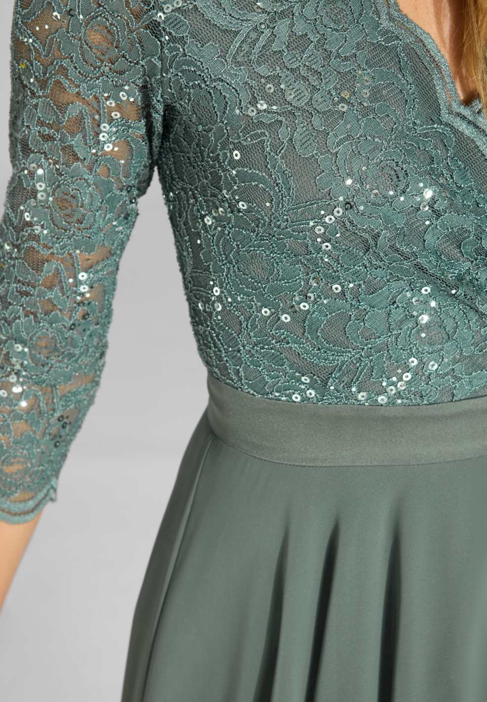 Cocktailkleid aus Material-Mix