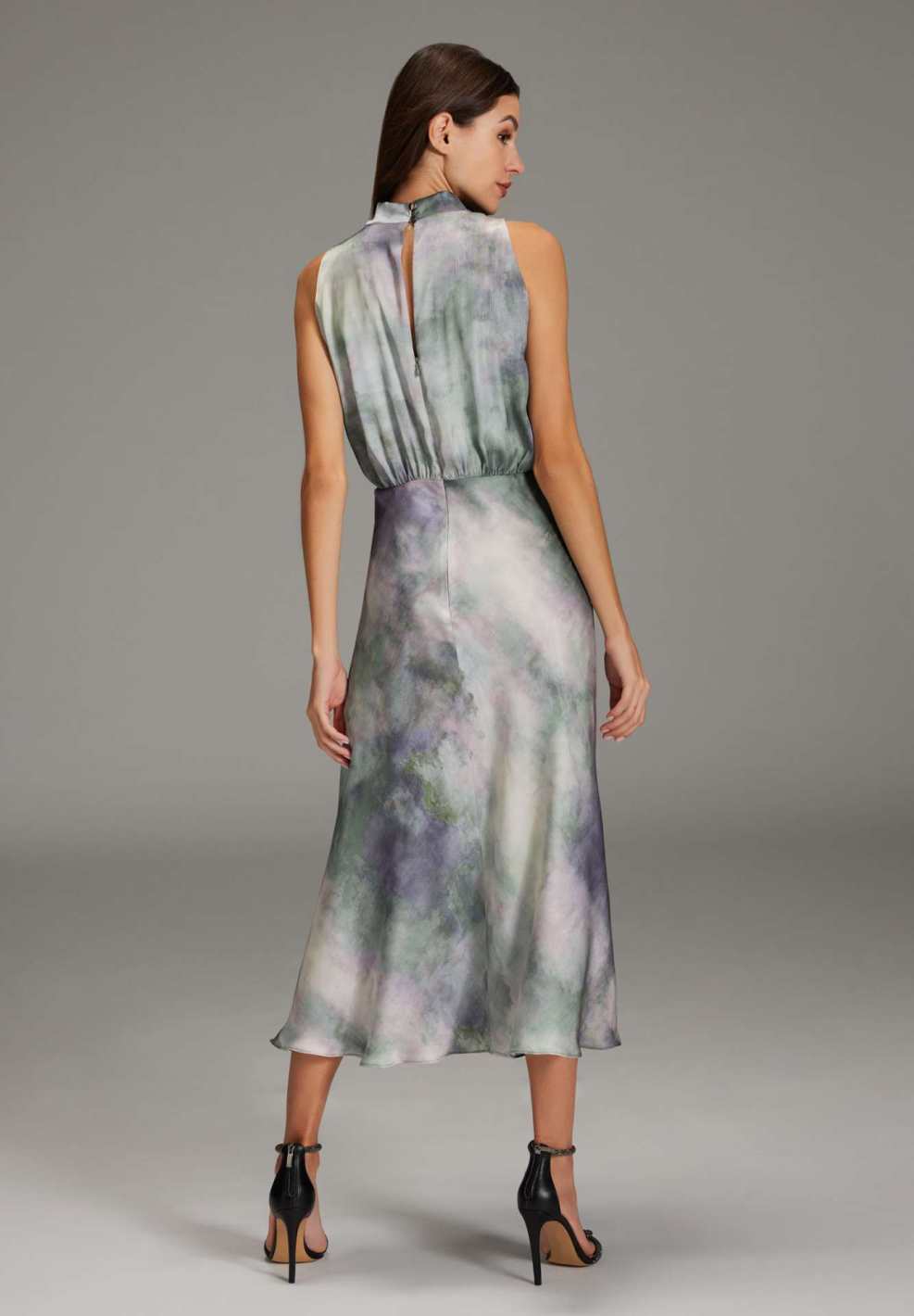 Cocktailkleid aus bedrucktem Satin mit Drapierungen an der Schulter