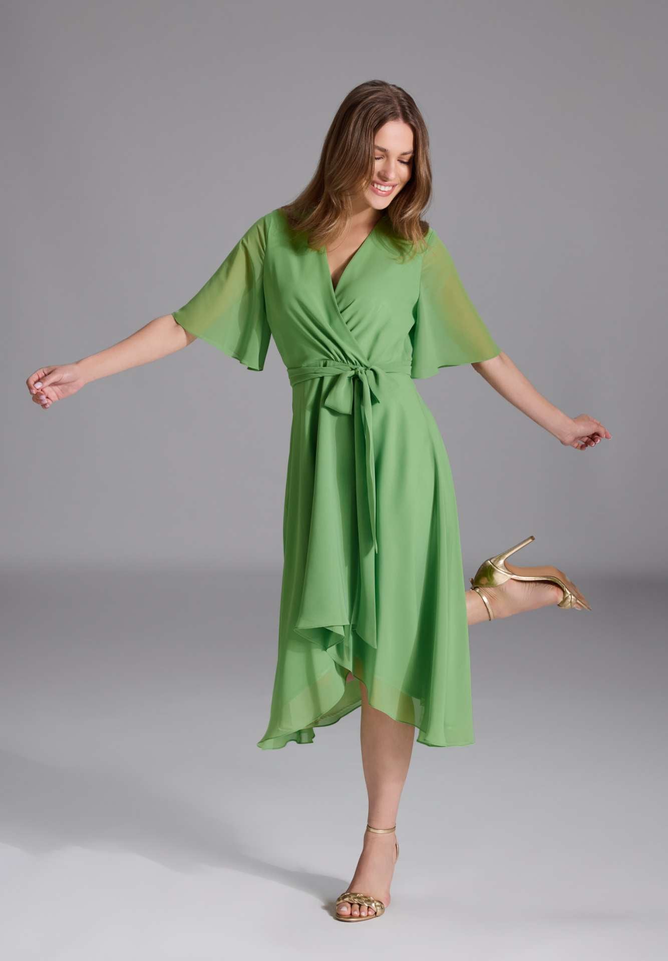 Chiffon Kleid in Wickel Optik mit Vokuhila Saum