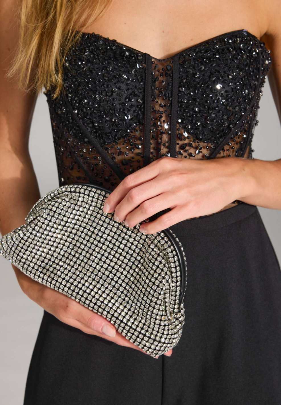 Clutch mit Ziersteinbesatz