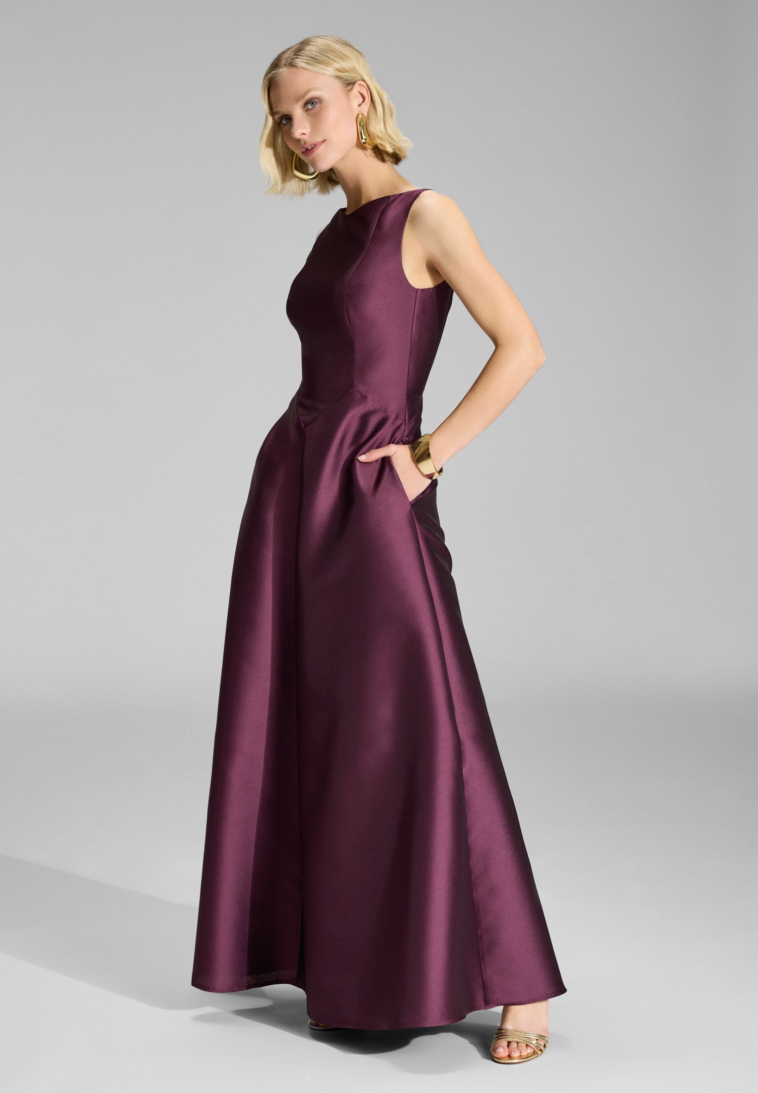 Robenartiges Abendkleid mit Eingrifftaschen merlot